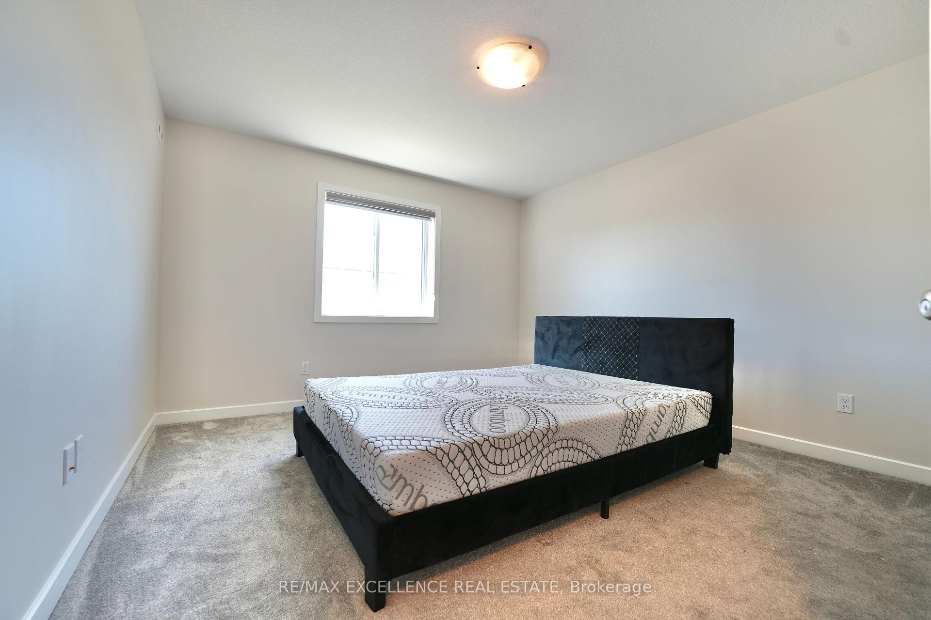 Photo 14 of 18 Weir Crescent, St. Thomas — HOMEH