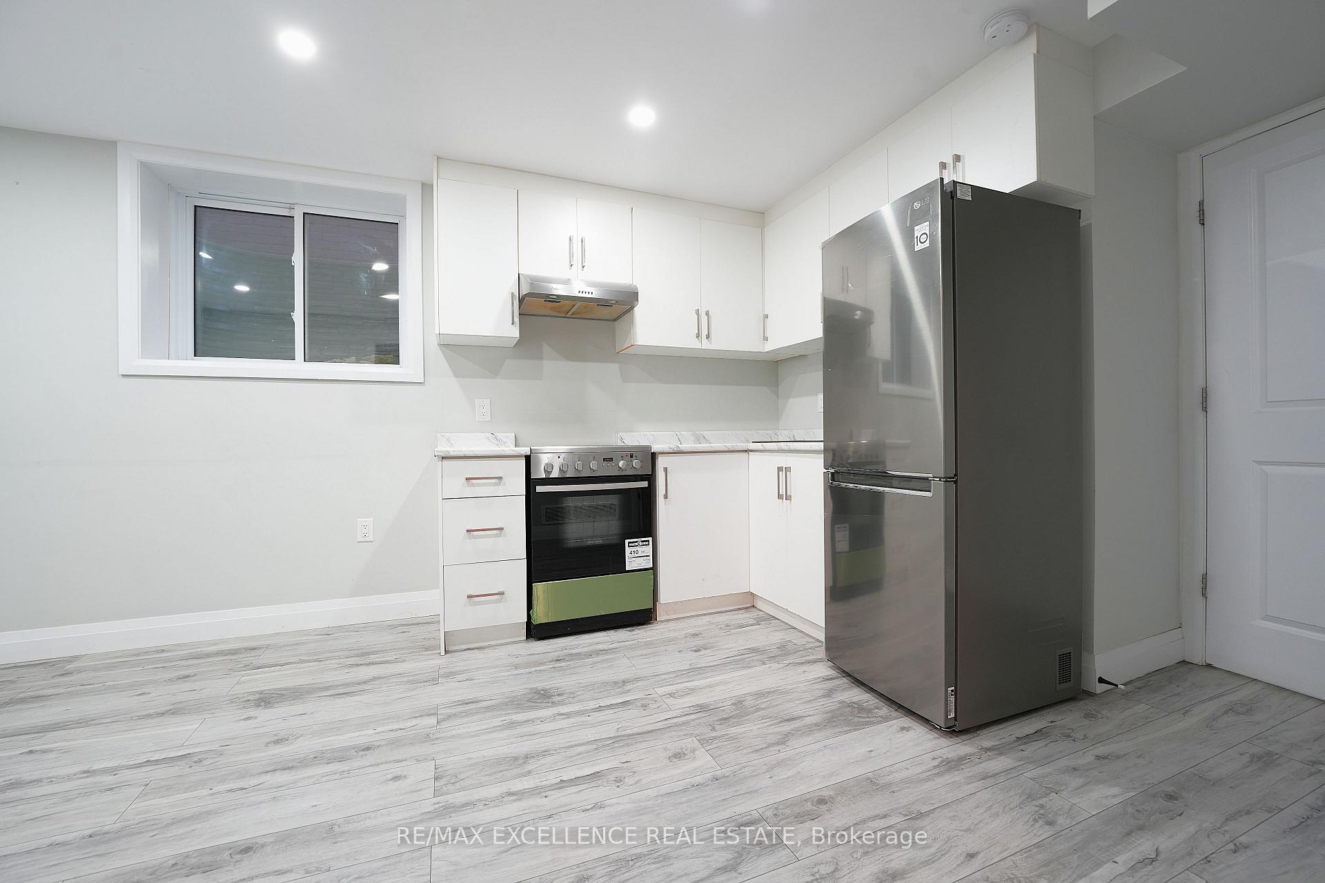 Photo 21 of 18 Weir Crescent, St. Thomas — HOMEH