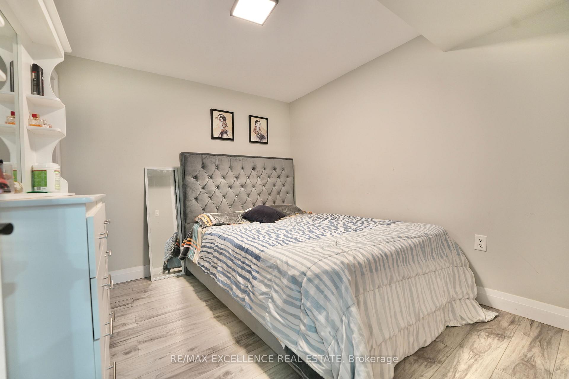 Photo 24 of 18 Weir Crescent, St. Thomas — HOMEH