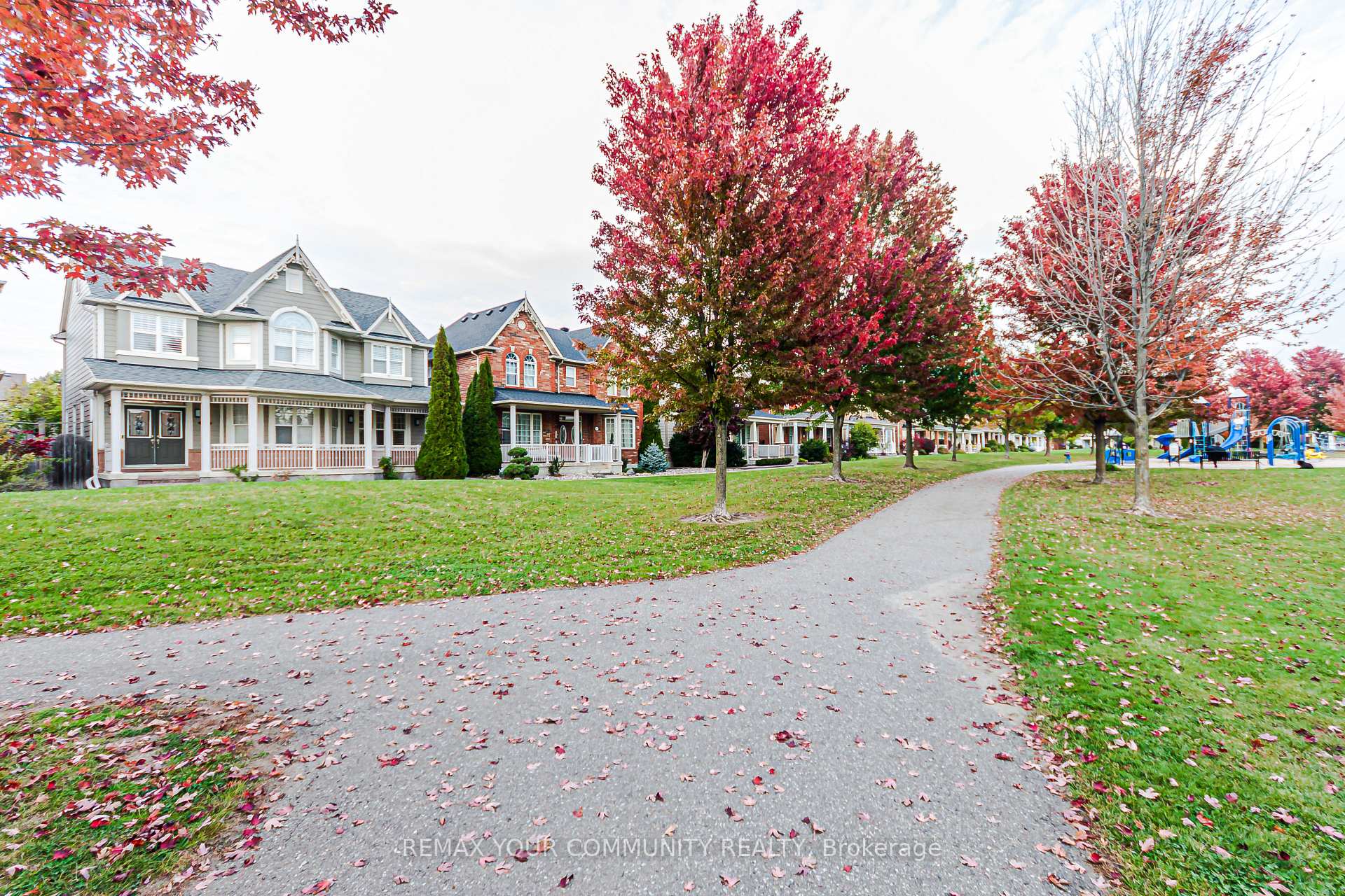 Photo 3 of 5 Chippenham Lane, Markham, Cornell — HOMEH