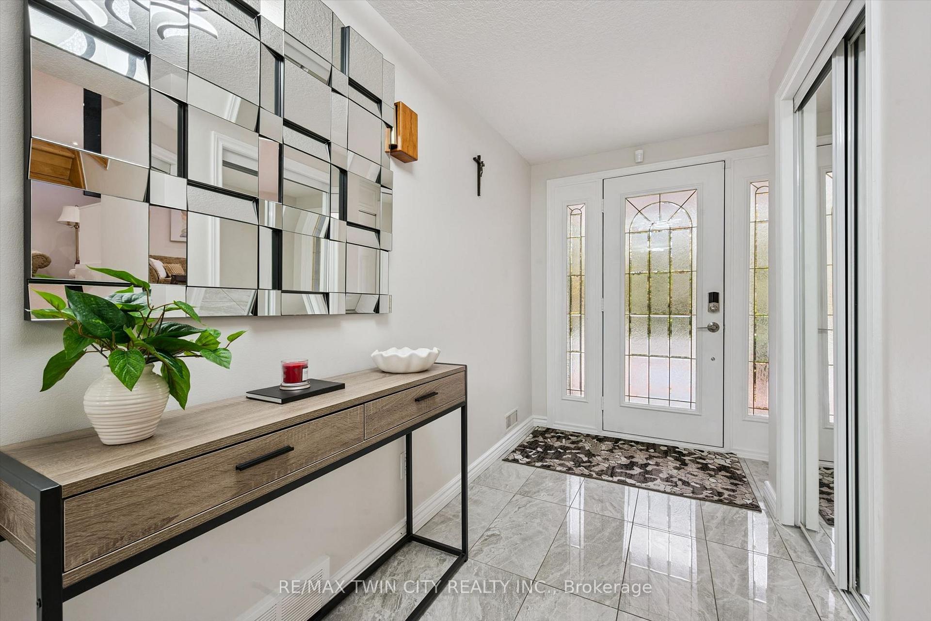 Photo 4 of 326 Manchester Road, Kitchener — HOMEH