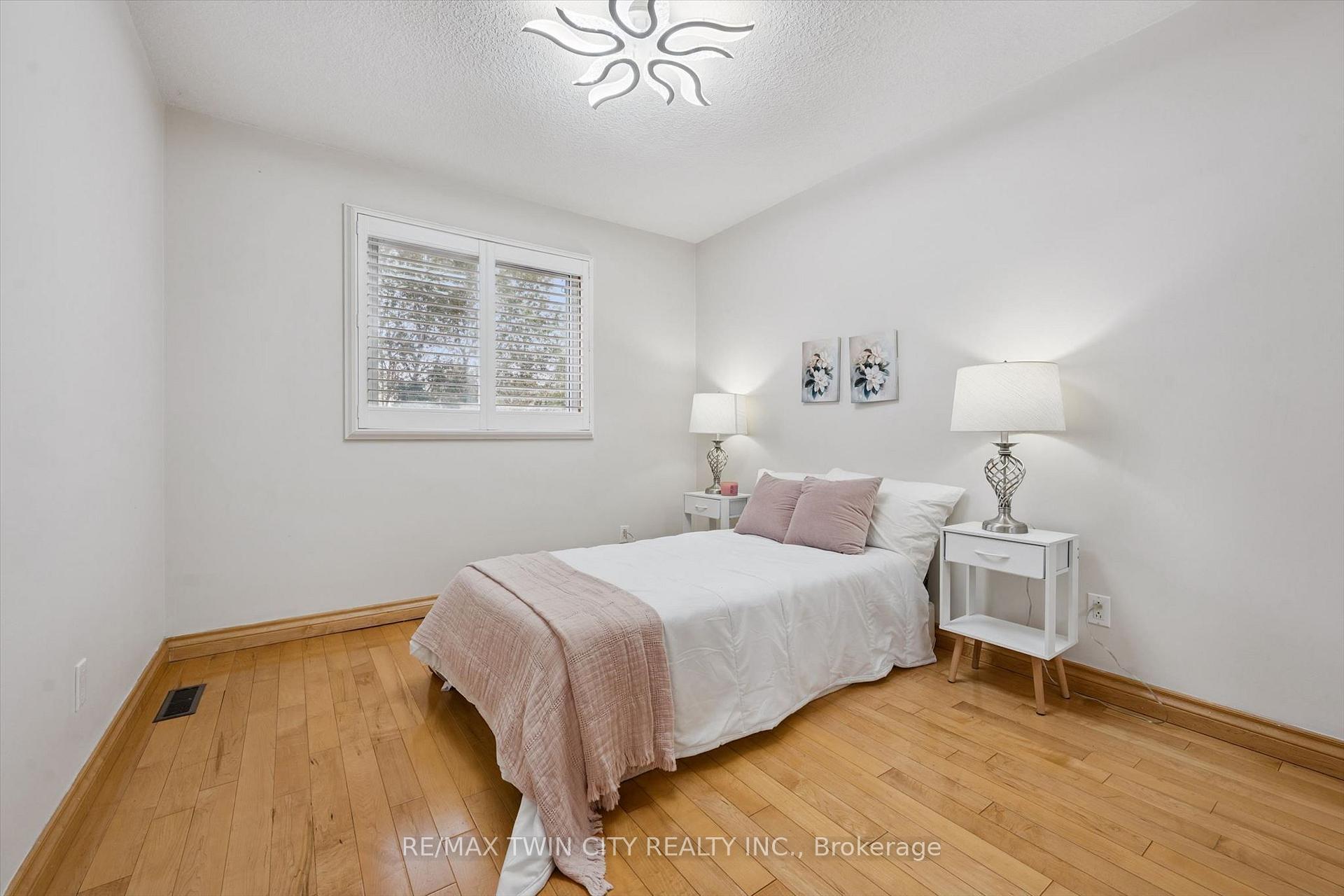 Photo 15 of 326 Manchester Road, Kitchener — HOMEH