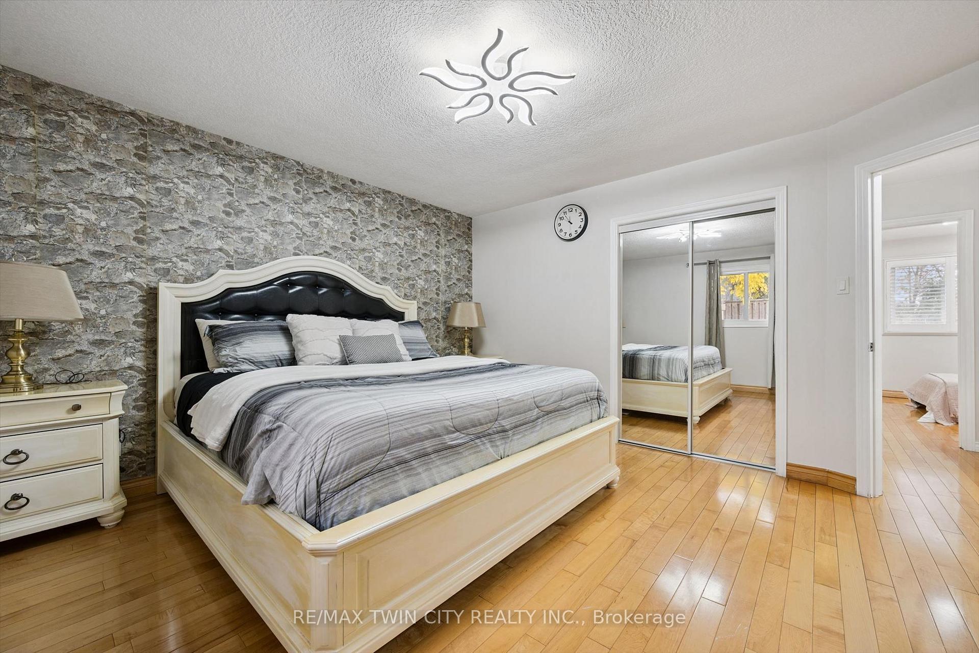 Photo 18 of 326 Manchester Road, Kitchener — HOMEH