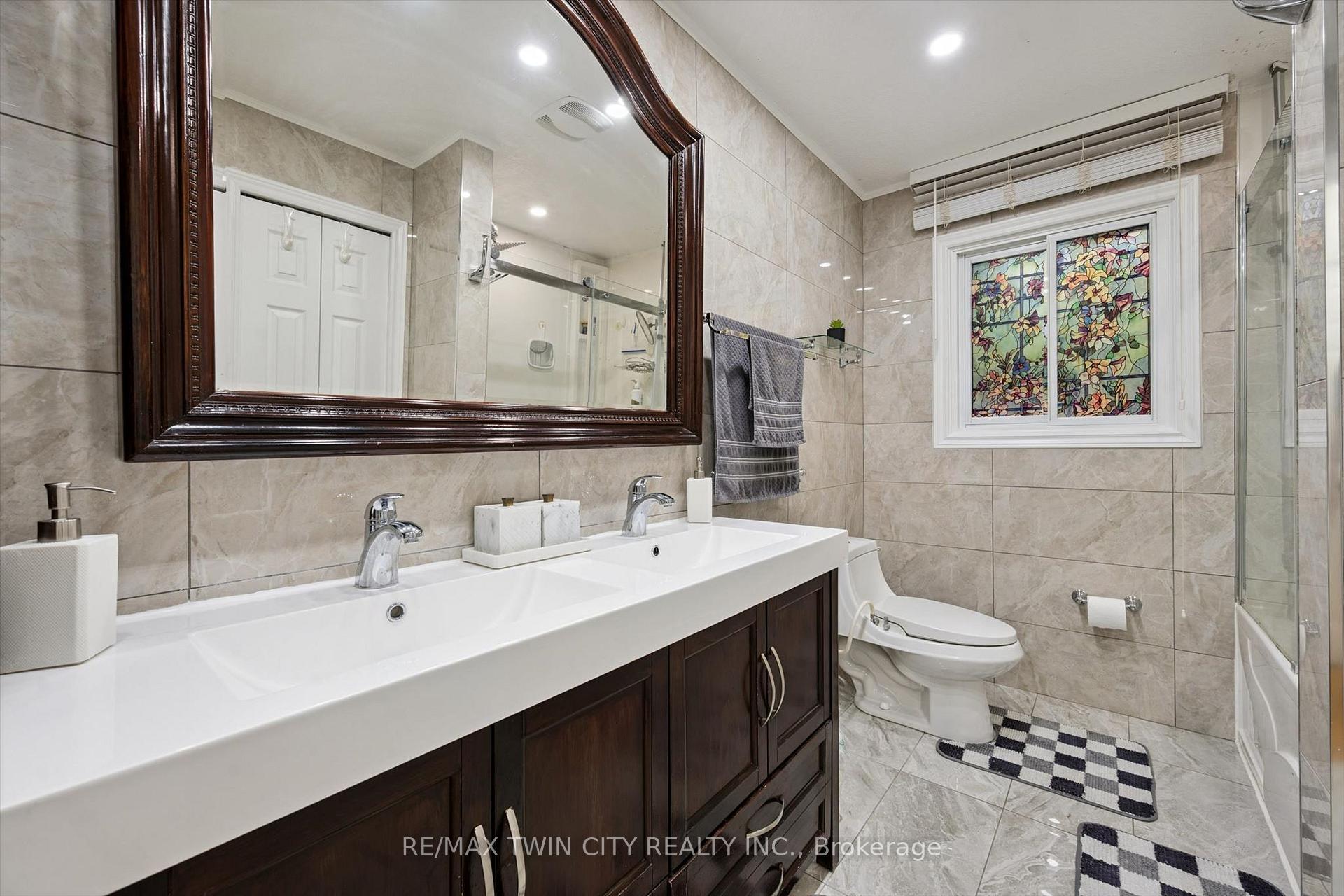 Photo 19 of 326 Manchester Road, Kitchener — HOMEH