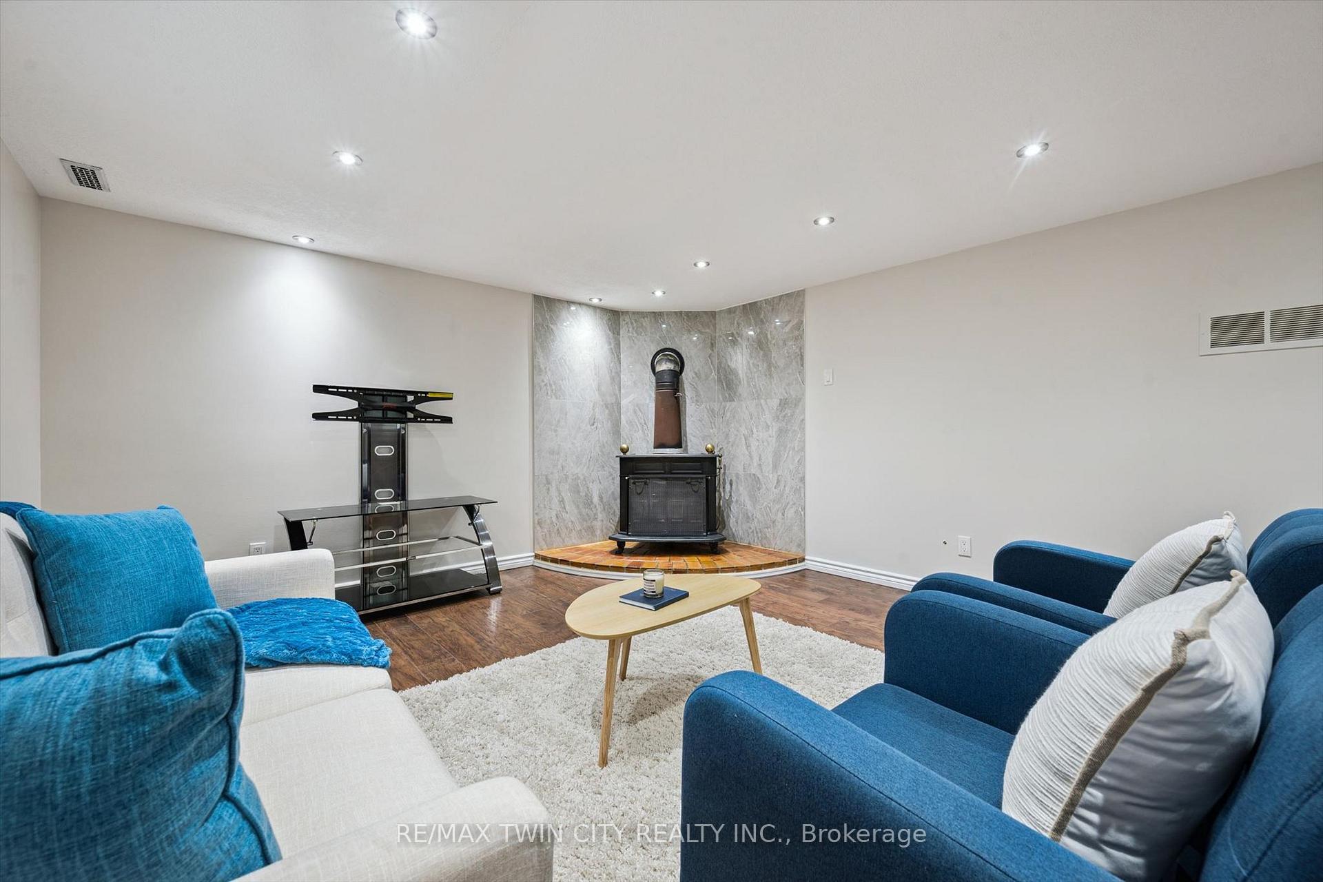 Photo 21 of 326 Manchester Road, Kitchener — HOMEH