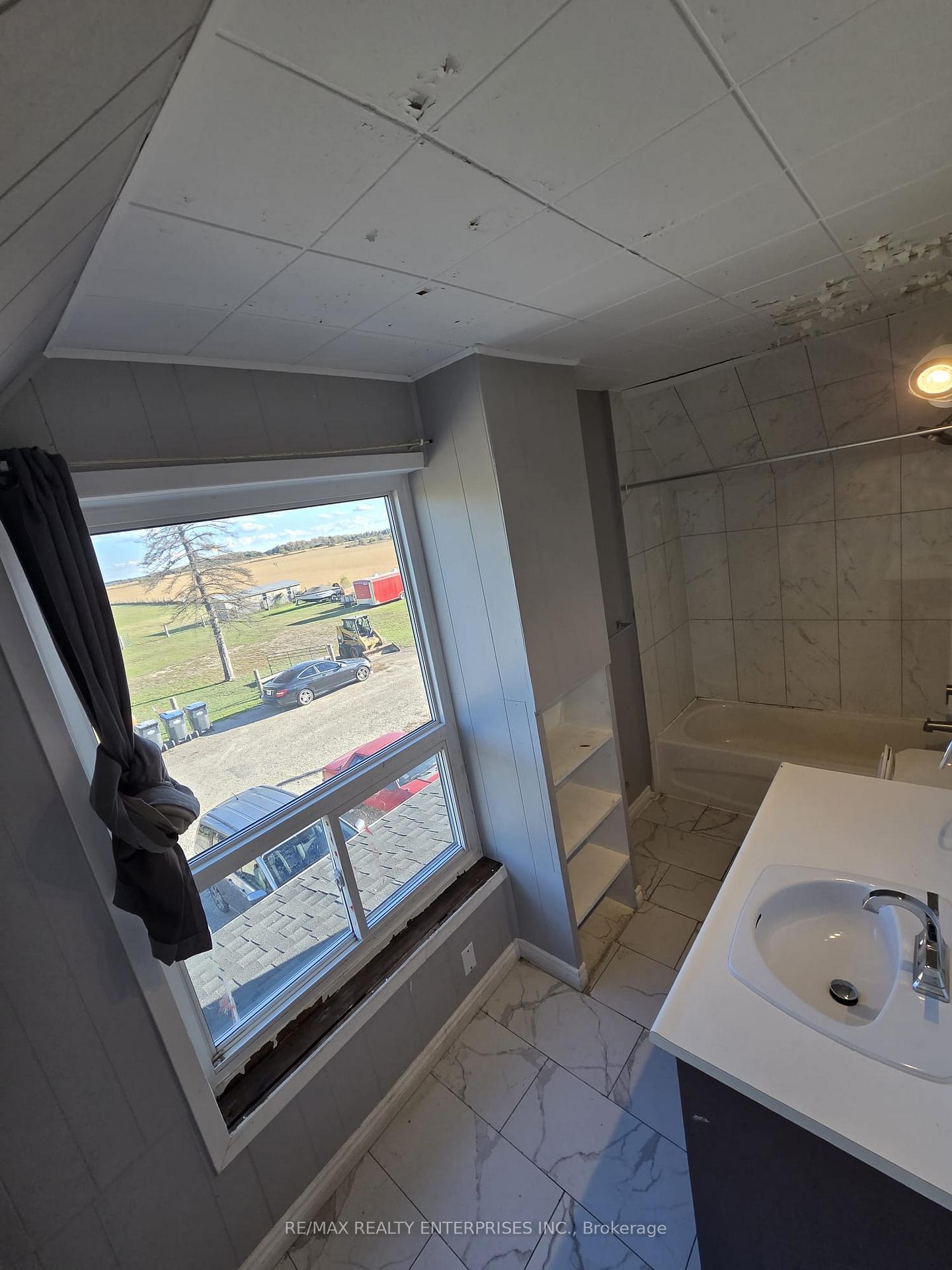 Photo 5 of 8 Victoria Street E, Caledon, Rural Caledon — HOMEH