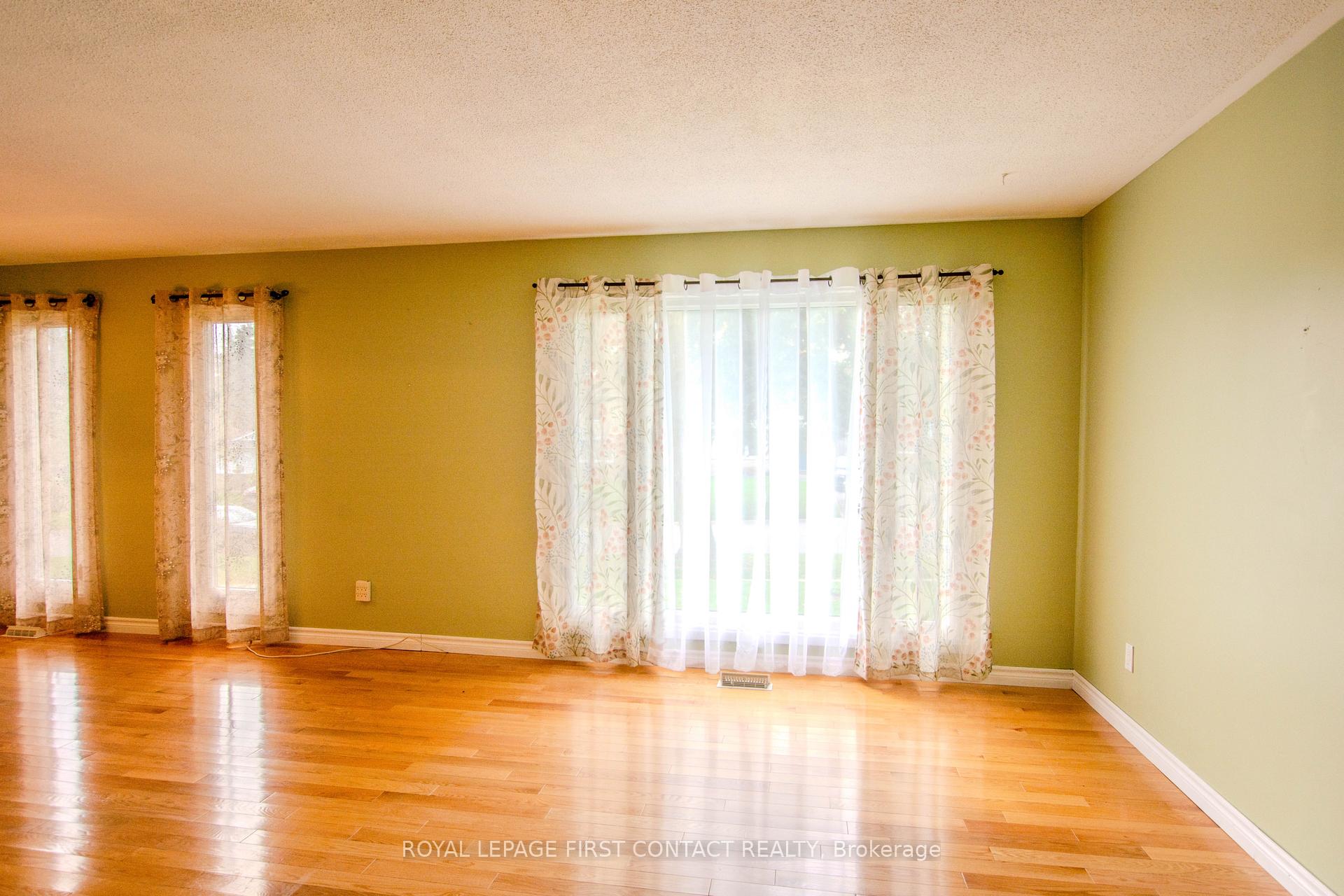 Photo 5 of 12 Daphne Crescent, Barrie, Cundles East — HOMEH