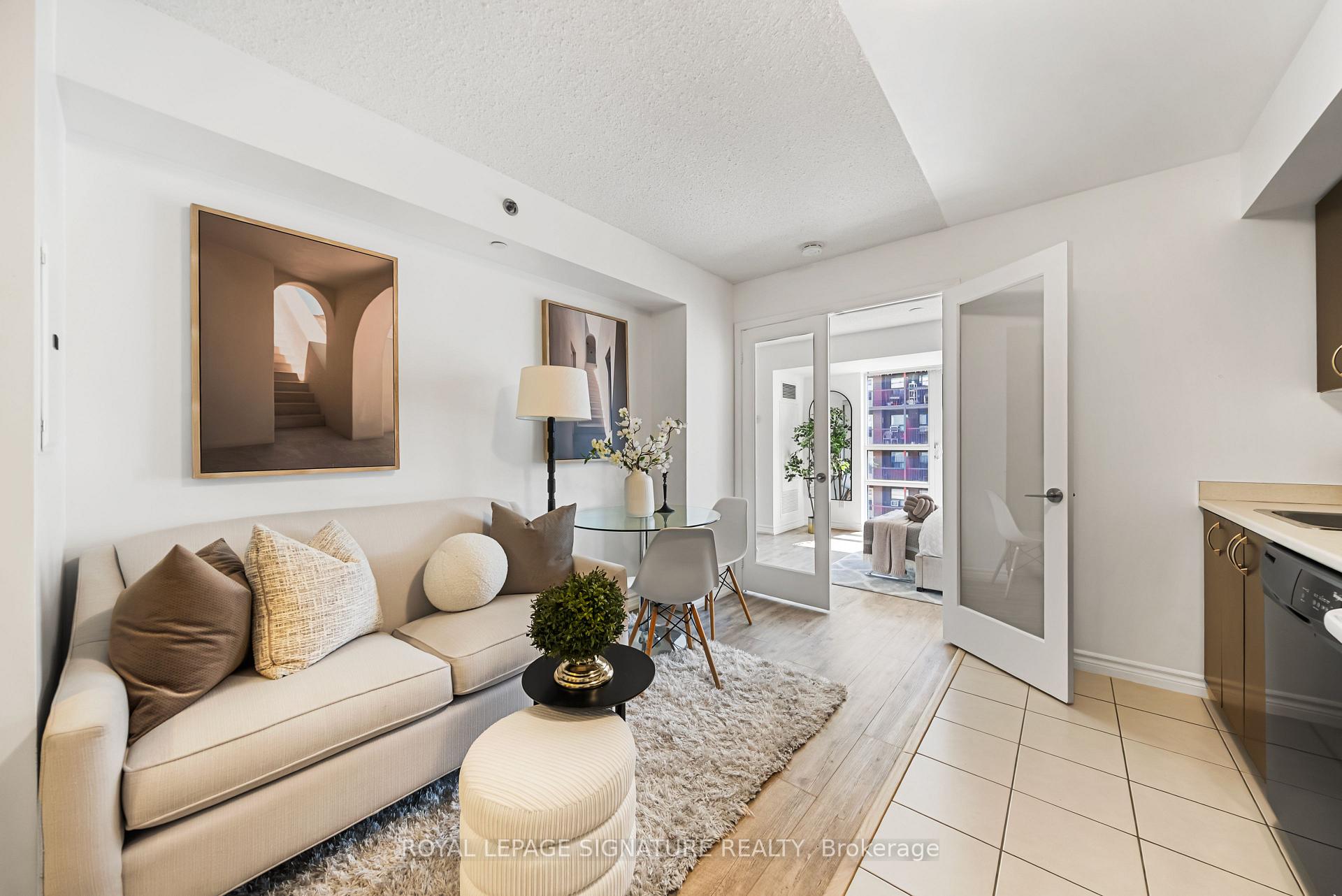 Photo 1 of Unit 721, 35 Saranac Boulevard, Toronto, Englemount-Lawrence — HOMEH