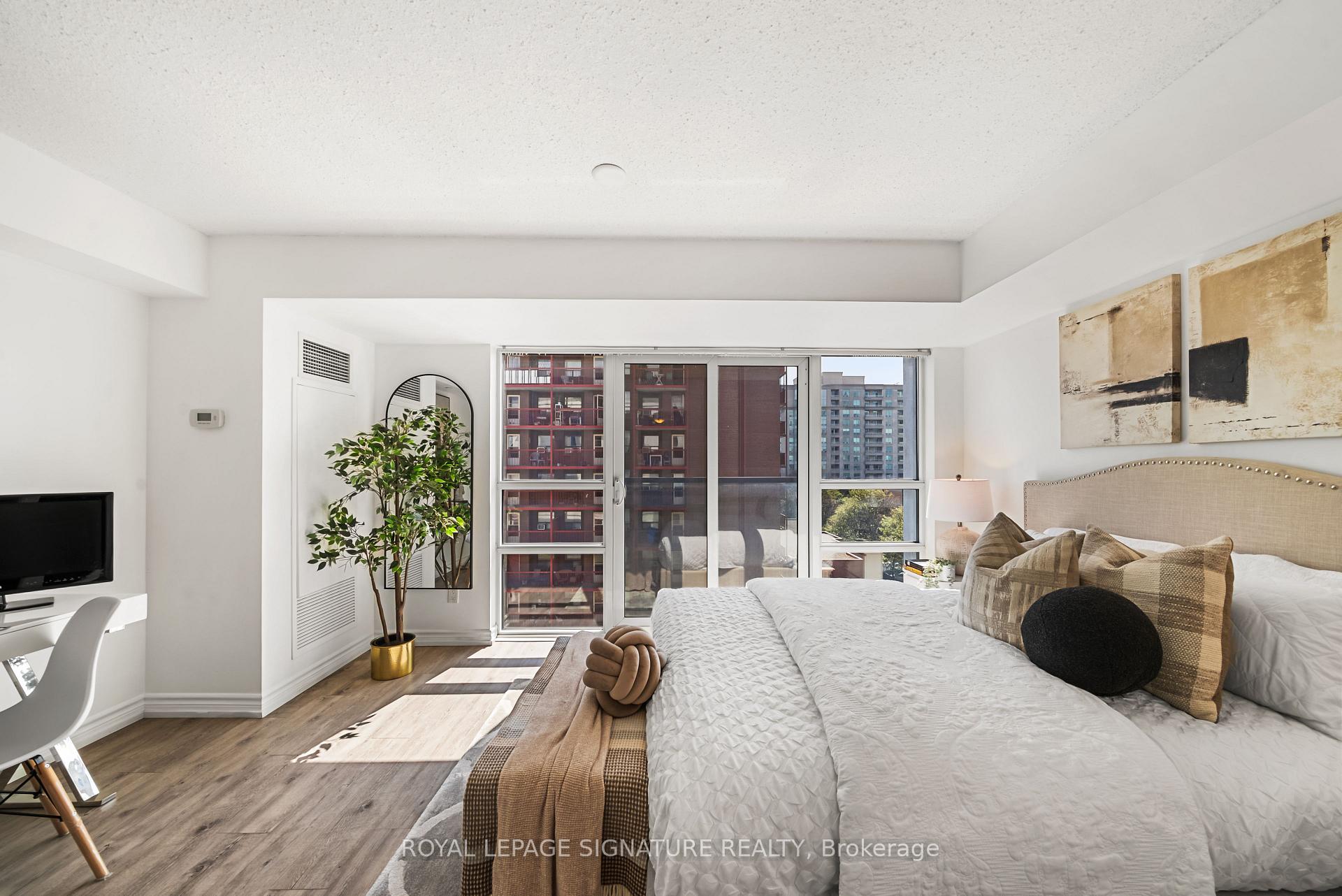 Photo 6 of Unit 721, 35 Saranac Boulevard, Toronto, Englemount-Lawrence — HOMEH