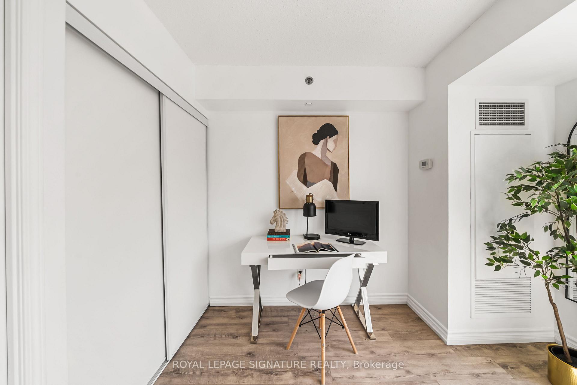 Photo 8 of Unit 721, 35 Saranac Boulevard, Toronto, Englemount-Lawrence — HOMEH