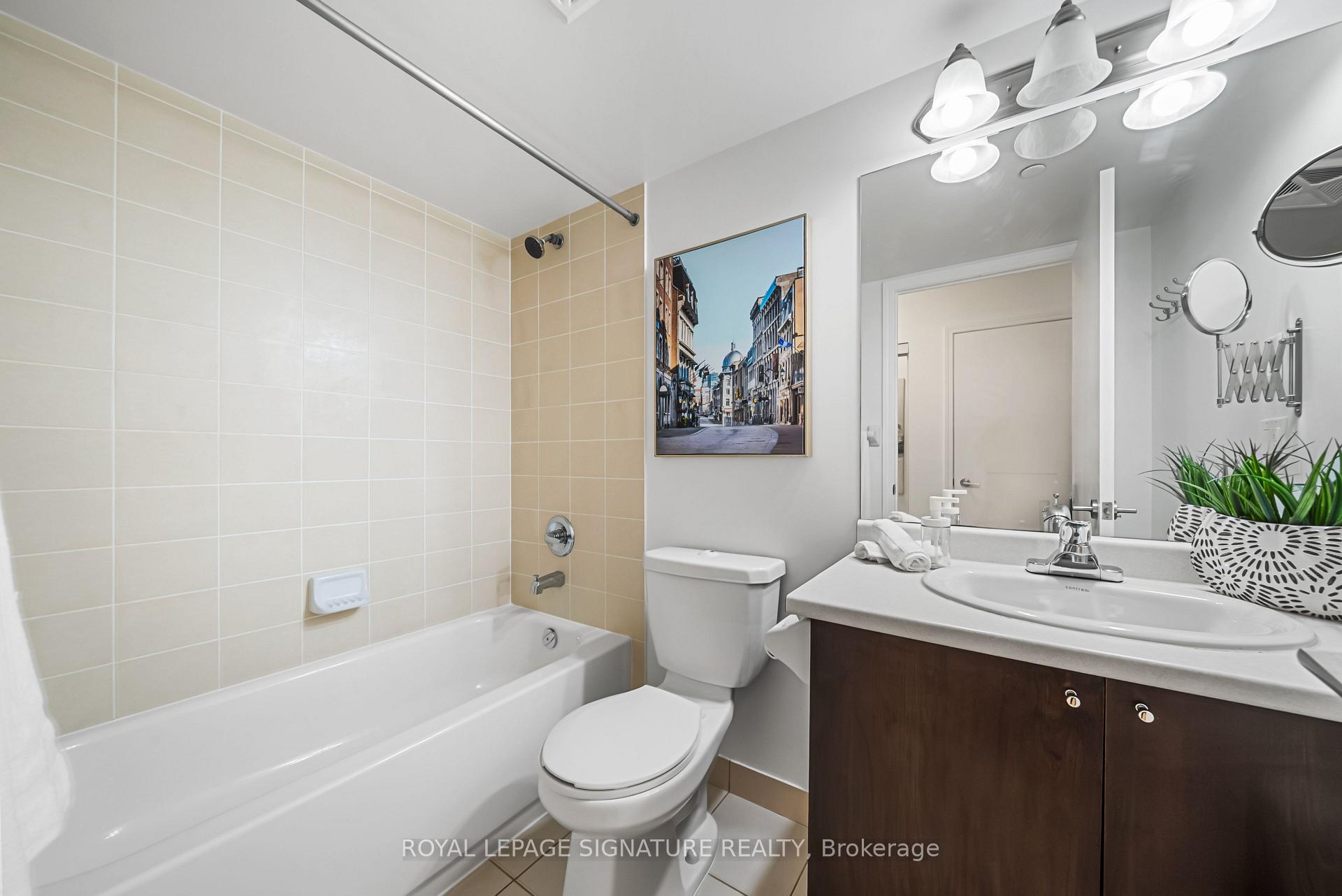 Photo 9 of Unit 721, 35 Saranac Boulevard, Toronto, Englemount-Lawrence — HOMEH