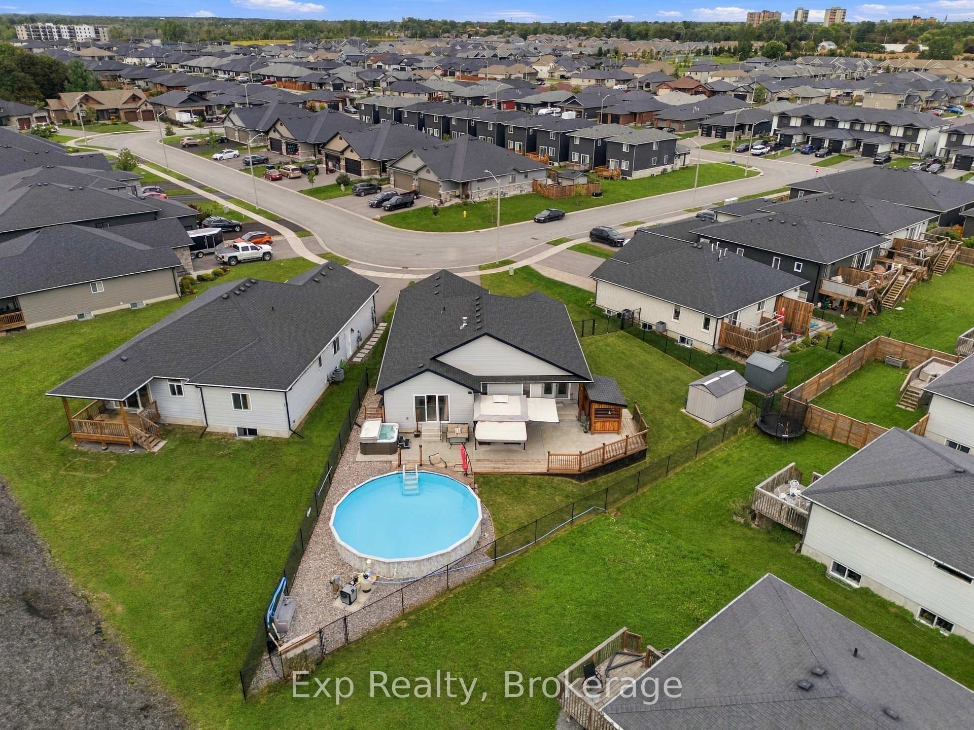 Photo 1 of 14 Lehtinen Crescent, Belleville, Belleville Ward — HOMEH