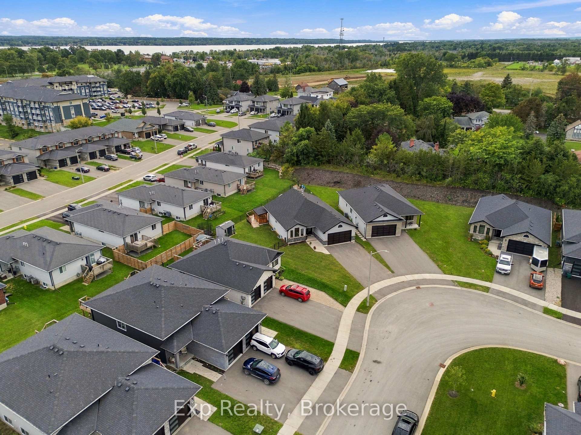 Photo 2 of 14 Lehtinen Crescent, Belleville, Belleville Ward — HOMEH