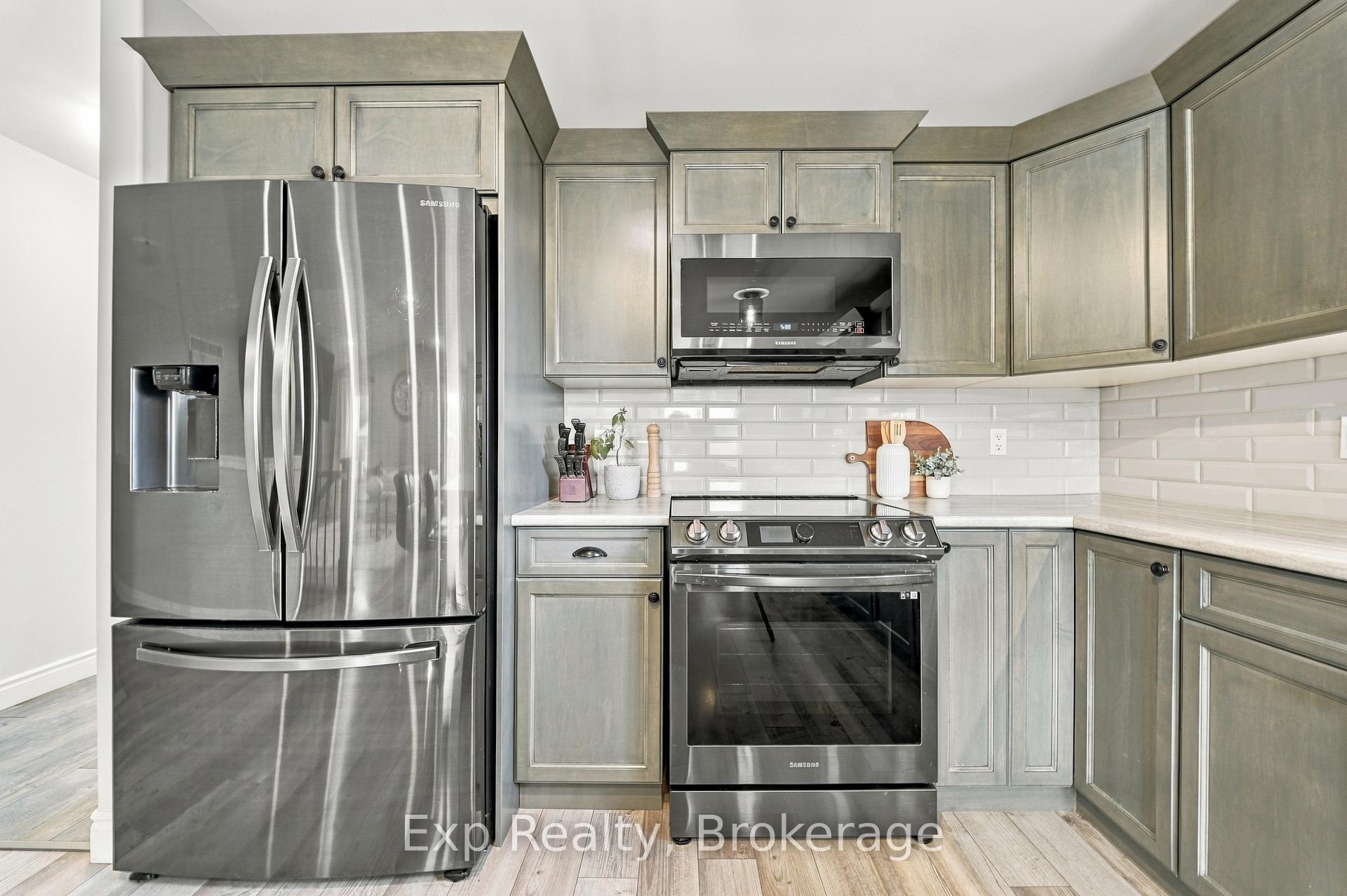 Photo 11 of 14 Lehtinen Crescent, Belleville, Belleville Ward — HOMEH