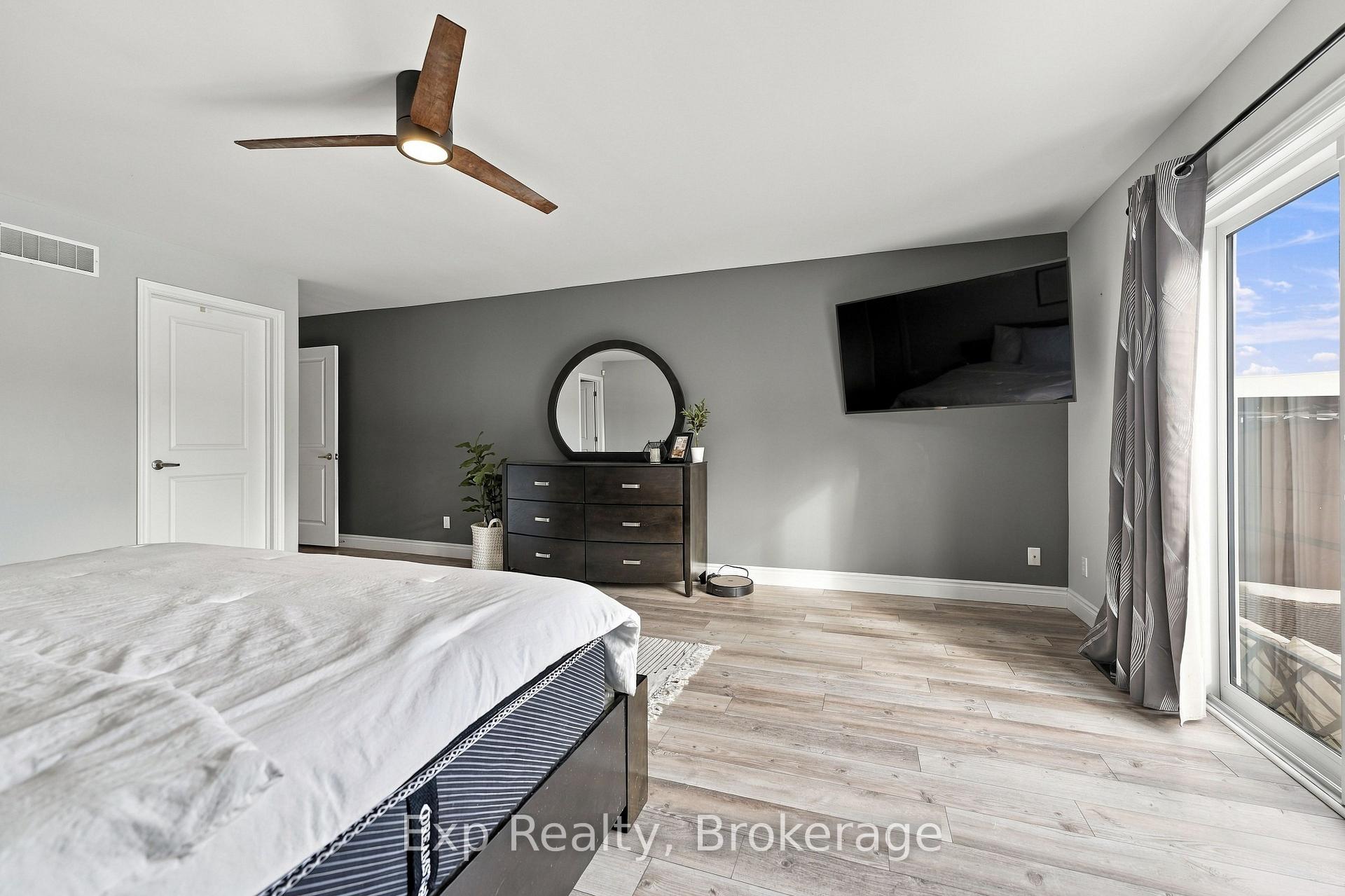 Photo 19 of 14 Lehtinen Crescent, Belleville, Belleville Ward — HOMEH