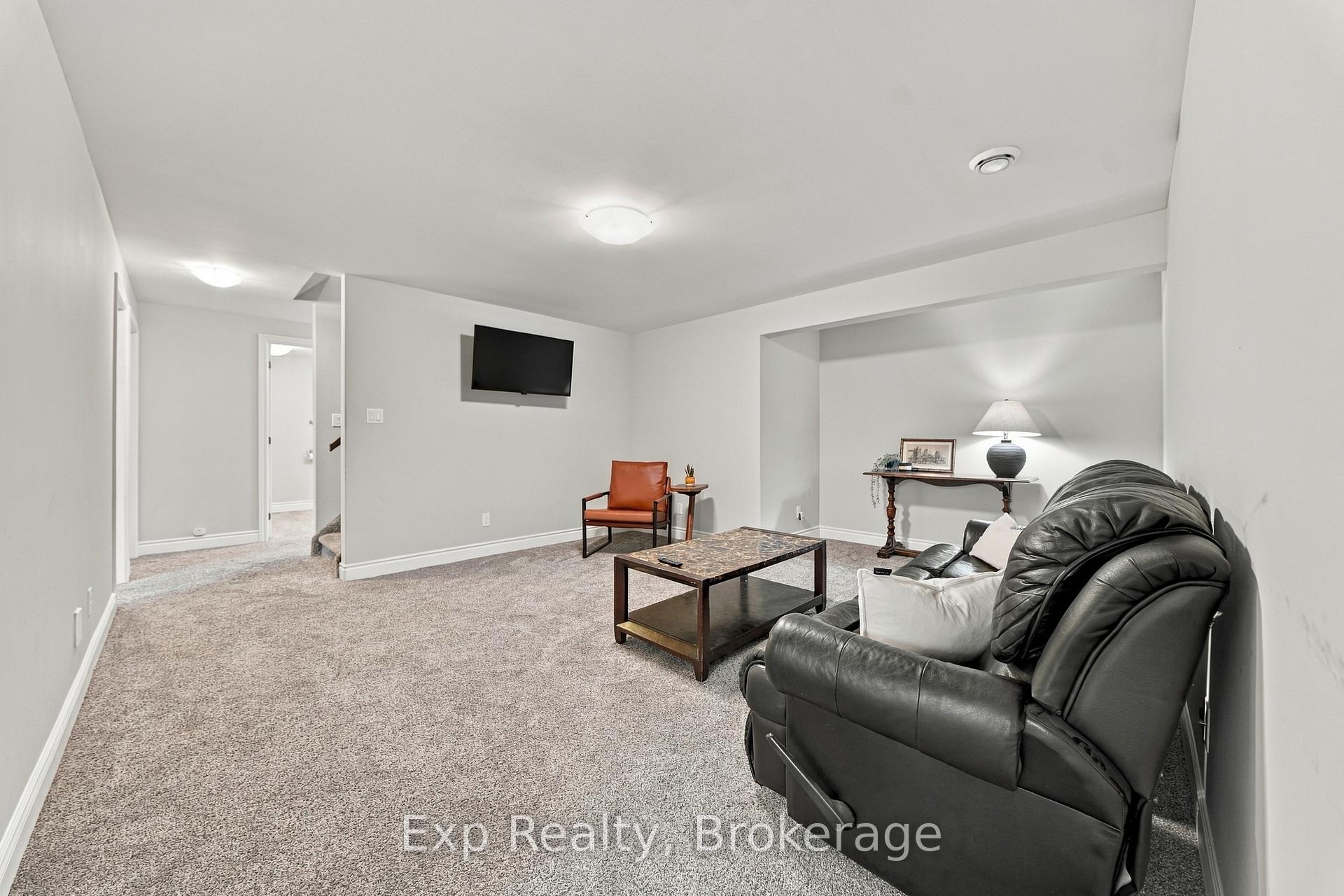 Photo 23 of 14 Lehtinen Crescent, Belleville, Belleville Ward — HOMEH