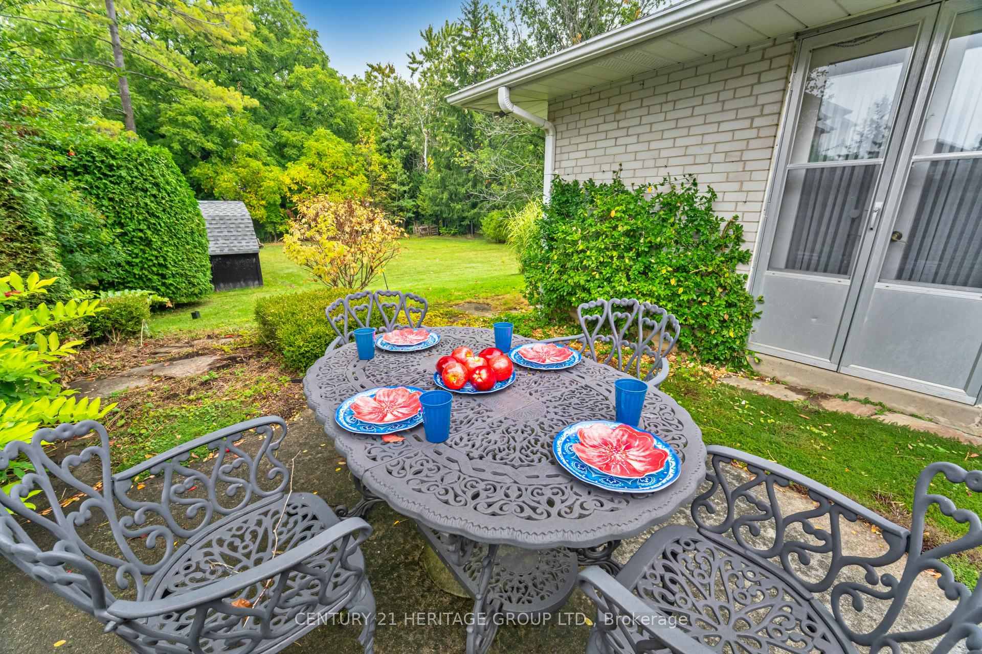 Photo 8 of 22 Poplar Drive, Richmond Hill, Oak Ridges — HOMEH