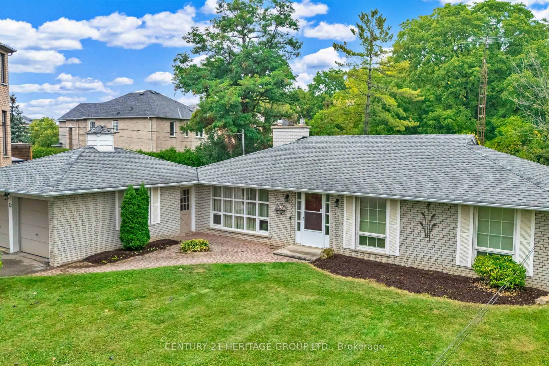 Photo 9 of 22 Poplar Drive, Richmond Hill, Oak Ridges — HOMEH