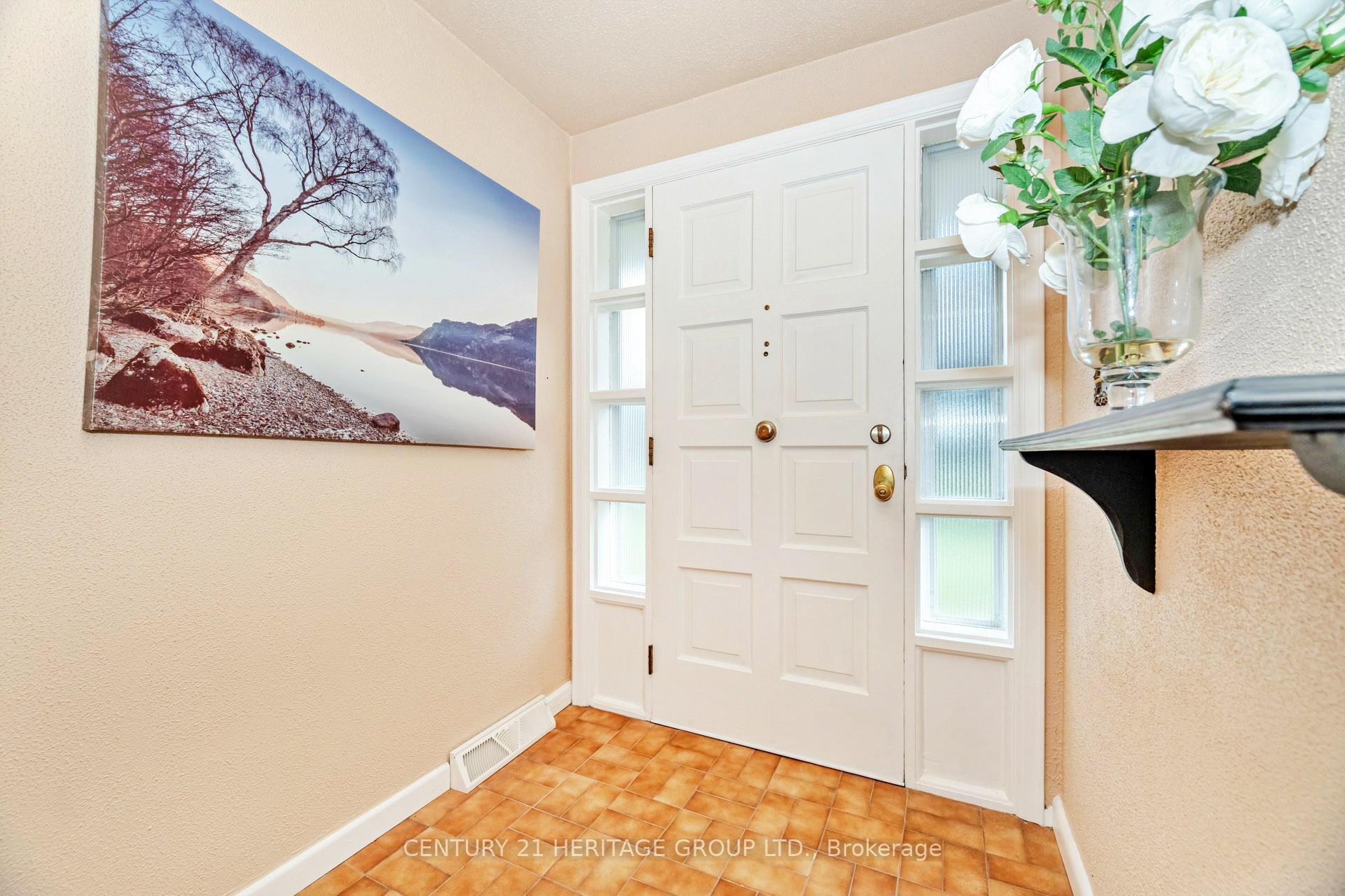 Photo 17 of 22 Poplar Drive, Richmond Hill, Oak Ridges — HOMEH