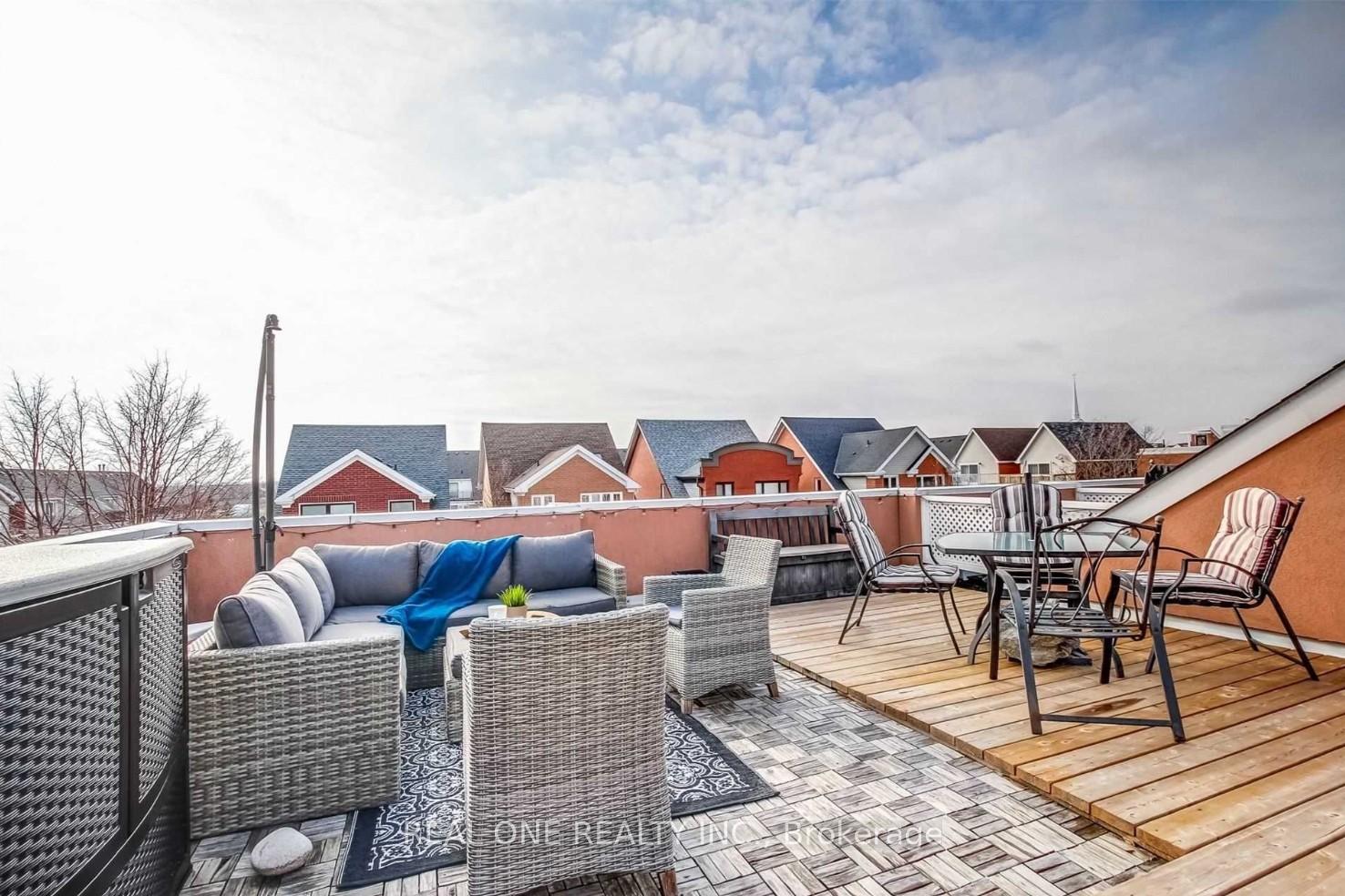 Photo 2 of Unit D, 2400 Munn's Avenue, Oakville, River Oaks — HOMEH