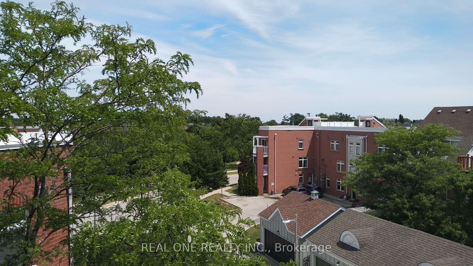 Photo 3 of Unit D, 2400 Munn's Avenue, Oakville, River Oaks — HOMEH