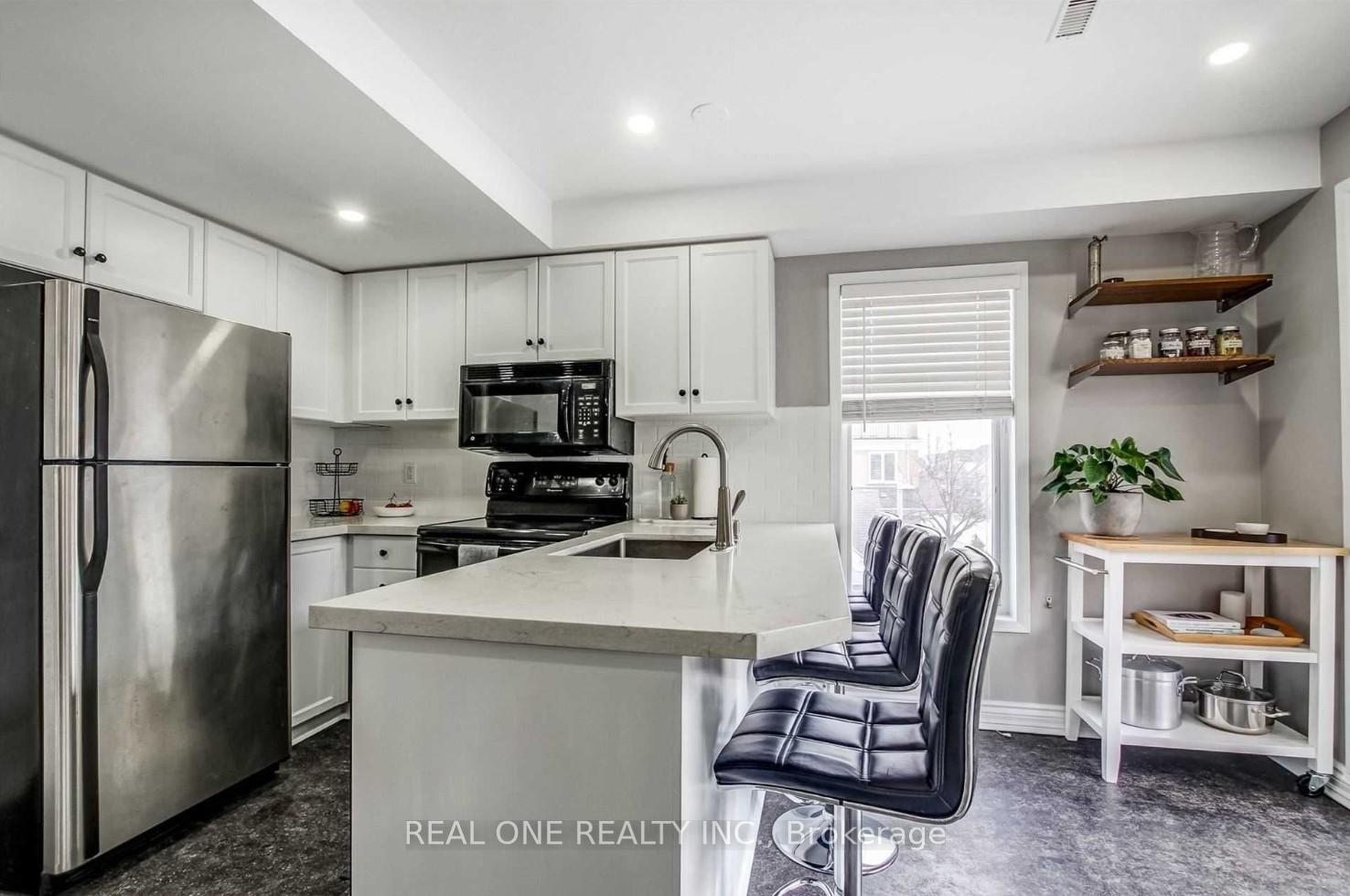 Photo 8 of Unit D, 2400 Munn's Avenue, Oakville, River Oaks — HOMEH