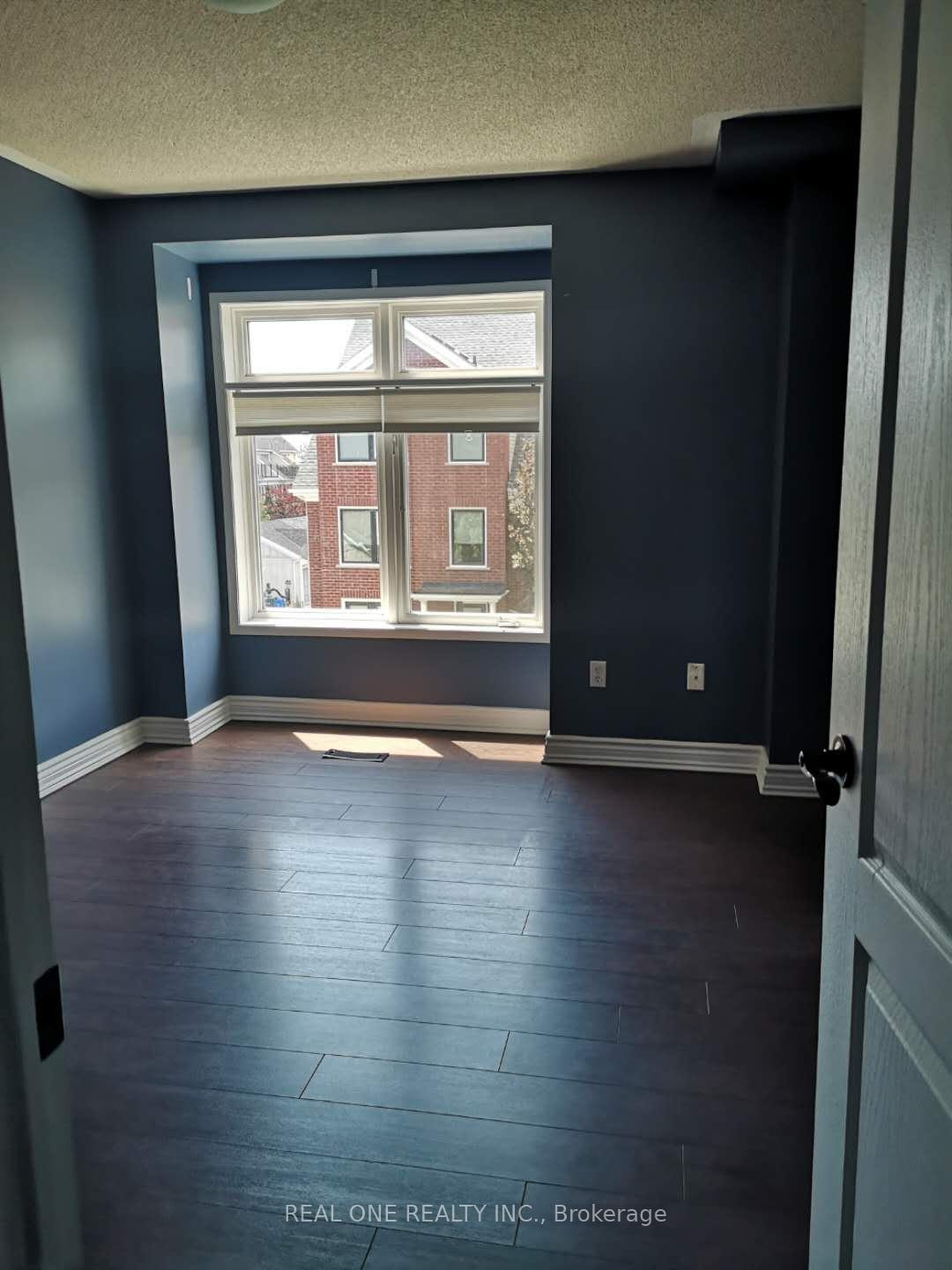 Photo 16 of Unit D, 2400 Munn's Avenue, Oakville, River Oaks — HOMEH