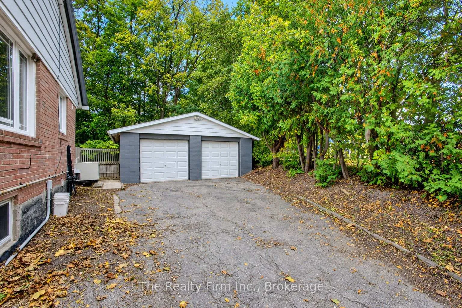 Photo 2 of 15 Dumbarton Street, Guelph, Riverside Park — HOMEH