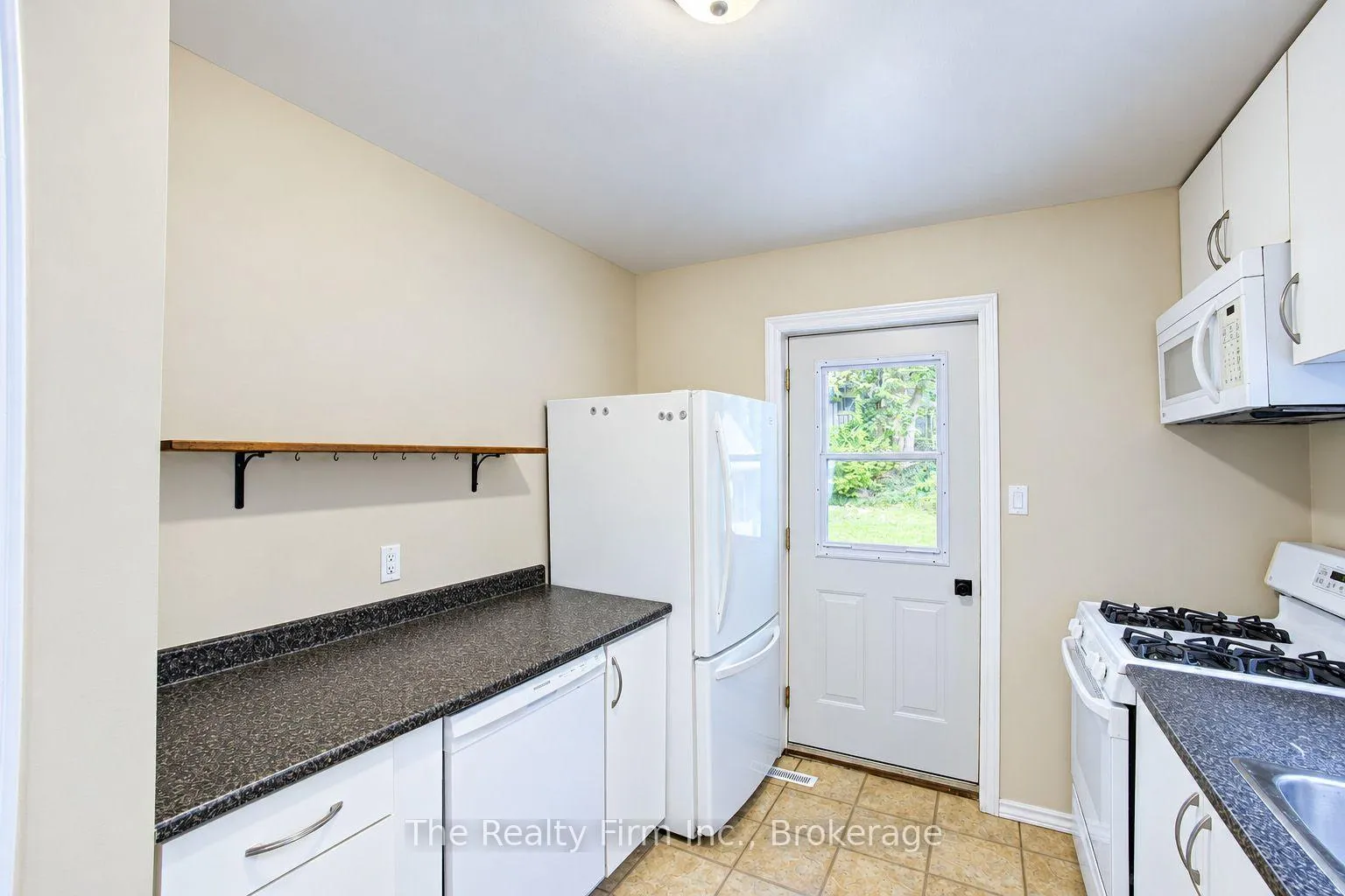 Photo 12 of 15 Dumbarton Street, Guelph, Riverside Park — HOMEH