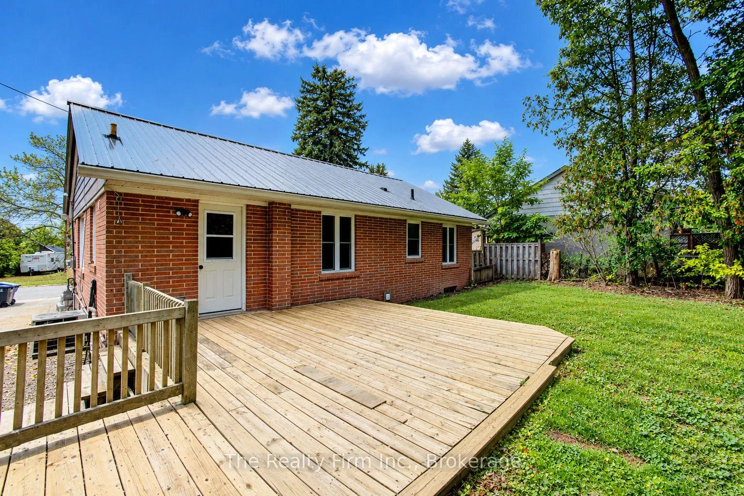 Photo 26 of 15 Dumbarton Street, Guelph, Riverside Park — HOMEH