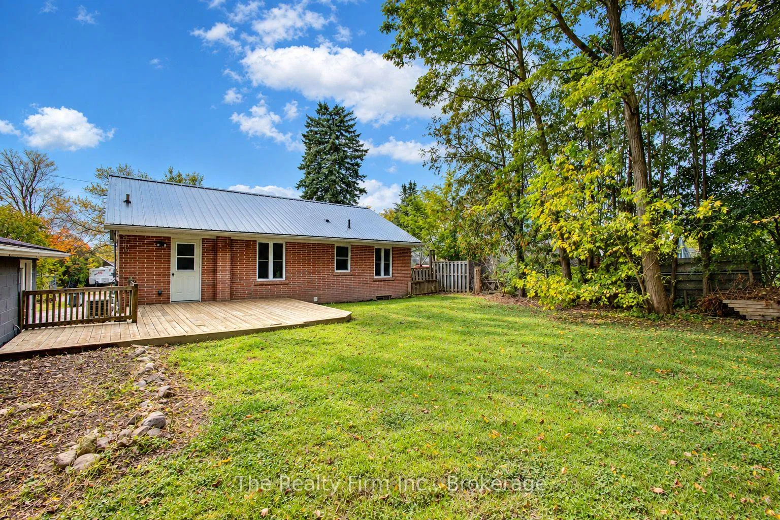 Photo 32 of 15 Dumbarton Street, Guelph, Riverside Park — HOMEH