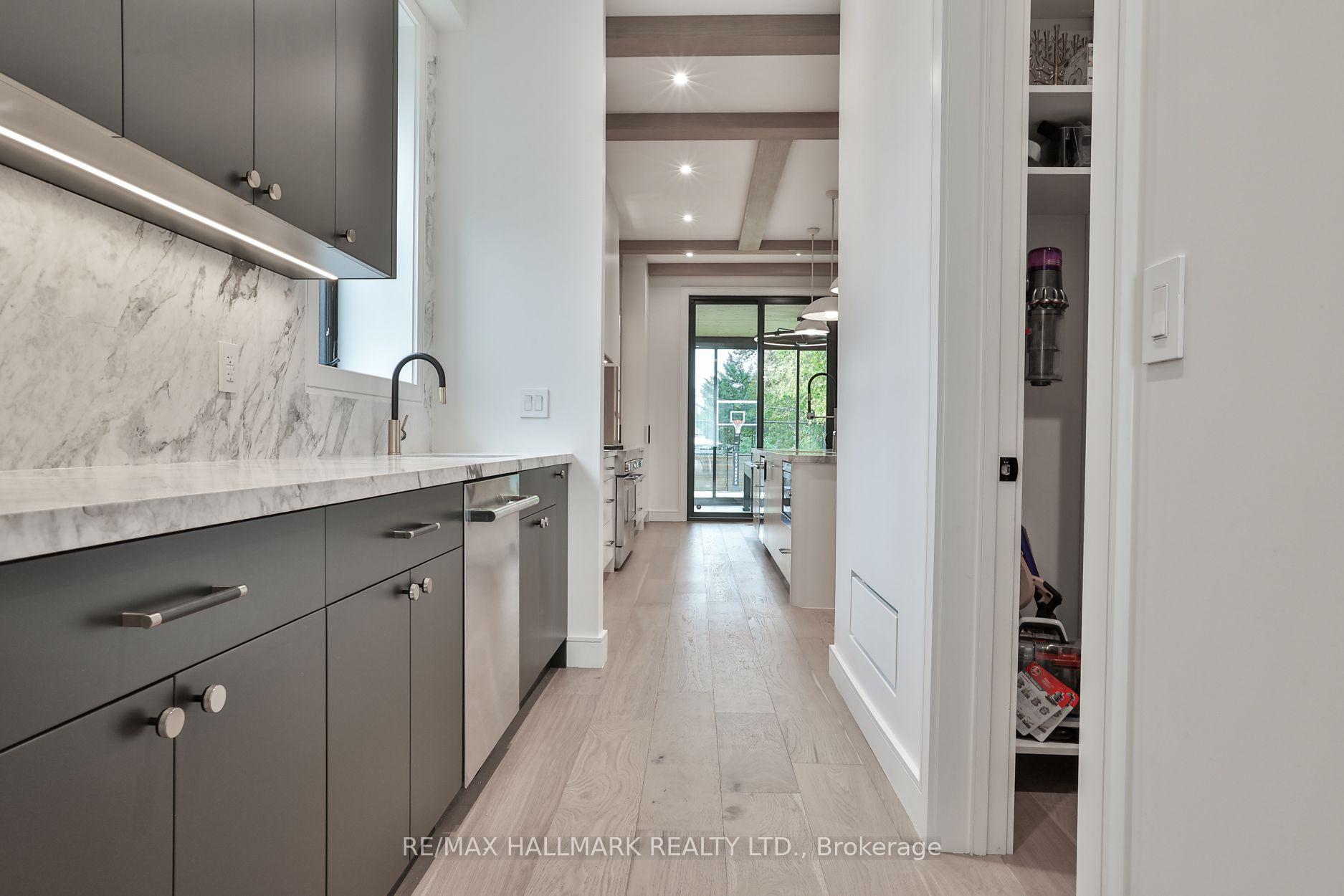 Photo 22 of 14 Risa Boulevard, North York, Yorkdale-Glen Park — HOMEH
