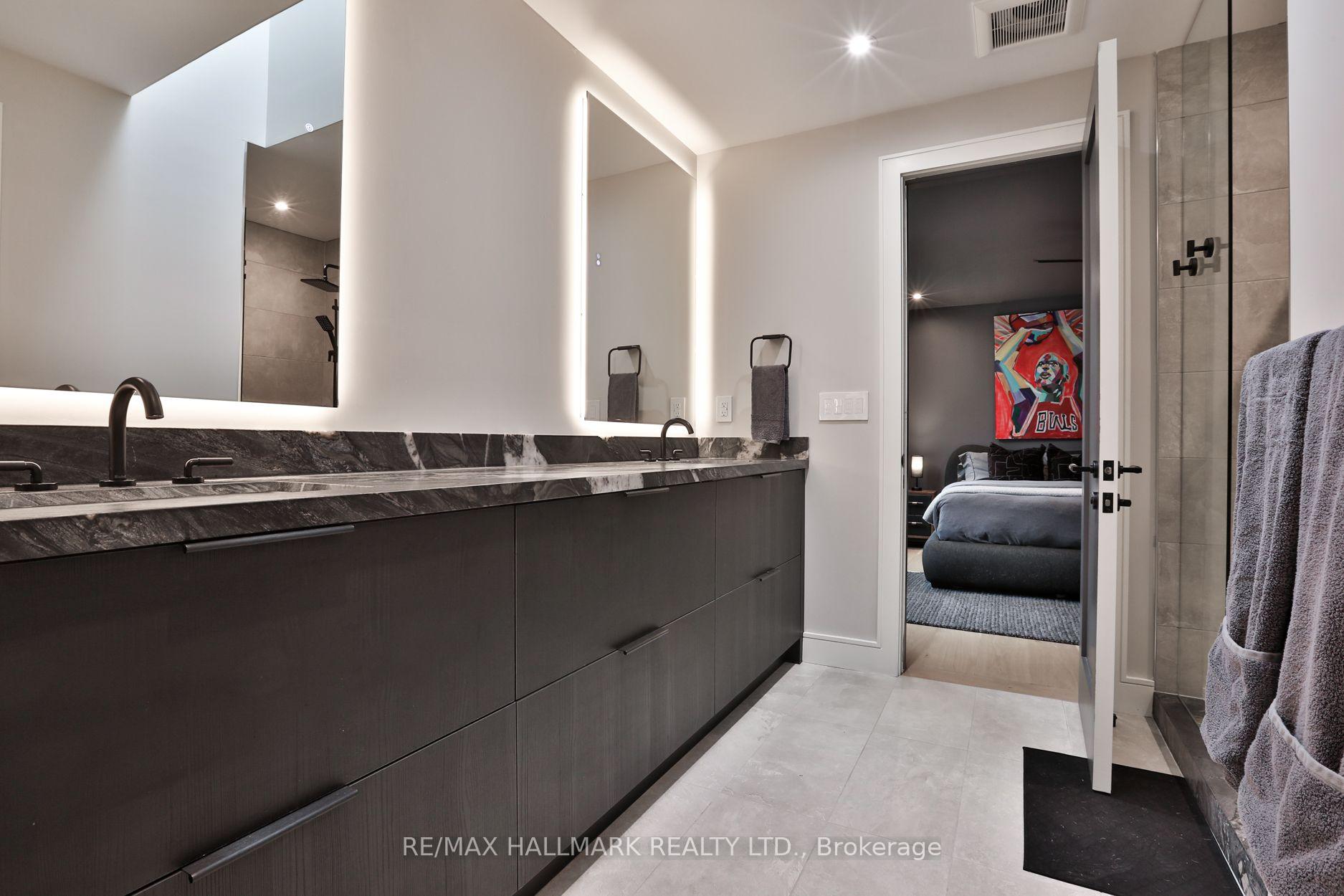 Photo 38 of 14 Risa Boulevard, North York, Yorkdale-Glen Park — HOMEH