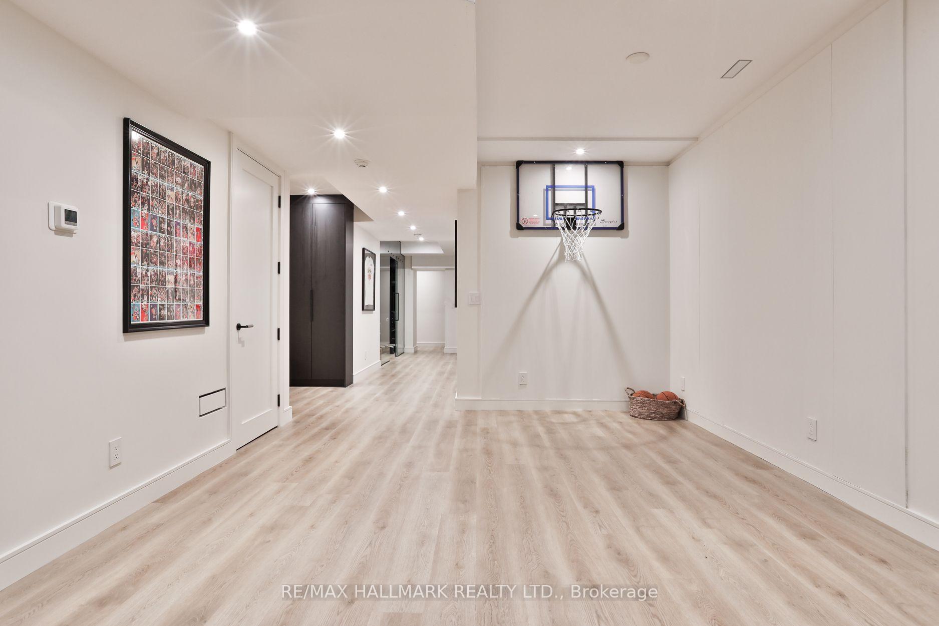 Photo 42 of 14 Risa Boulevard, North York, Yorkdale-Glen Park — HOMEH