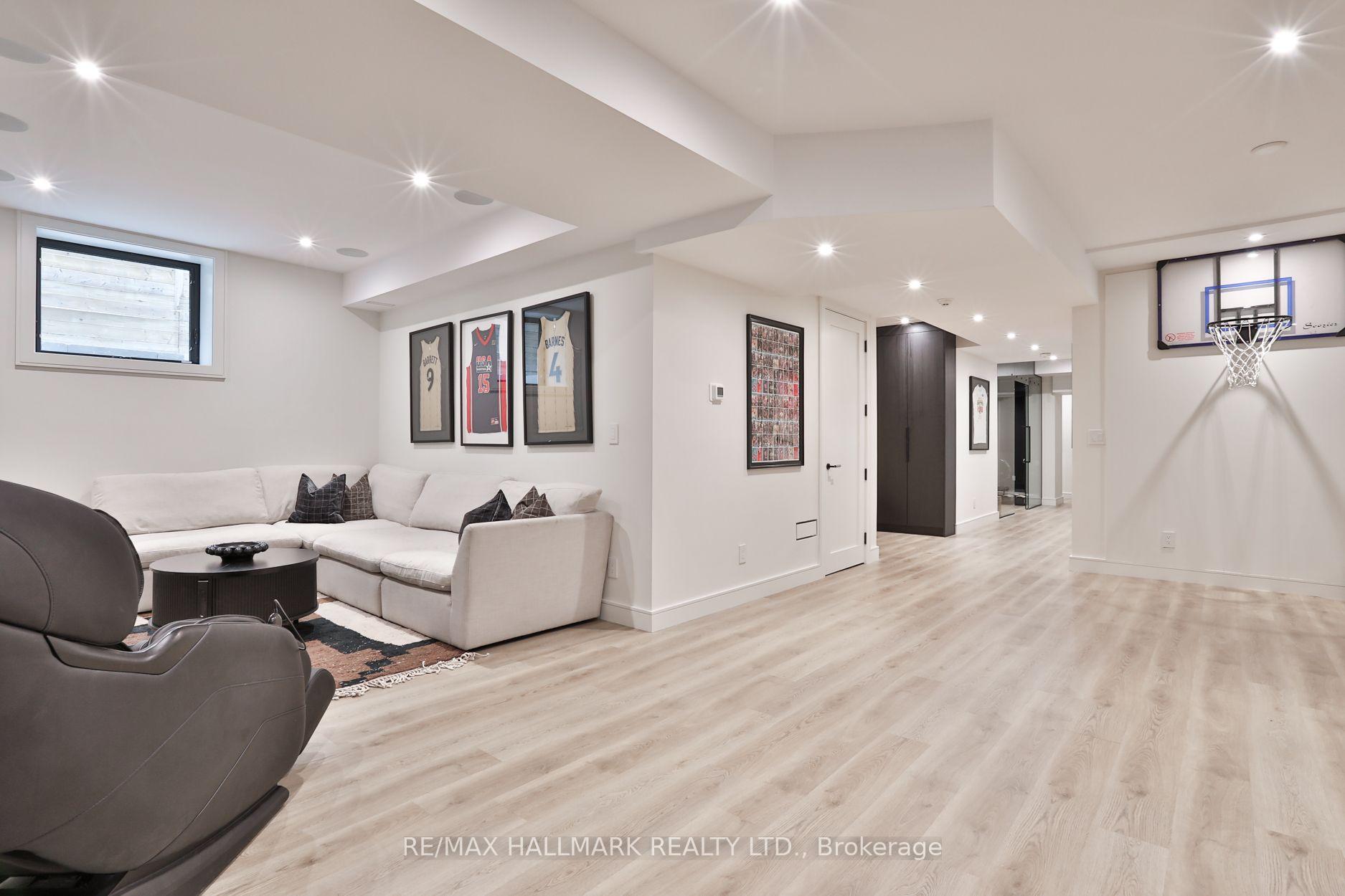 Photo 44 of 14 Risa Boulevard, North York, Yorkdale-Glen Park — HOMEH