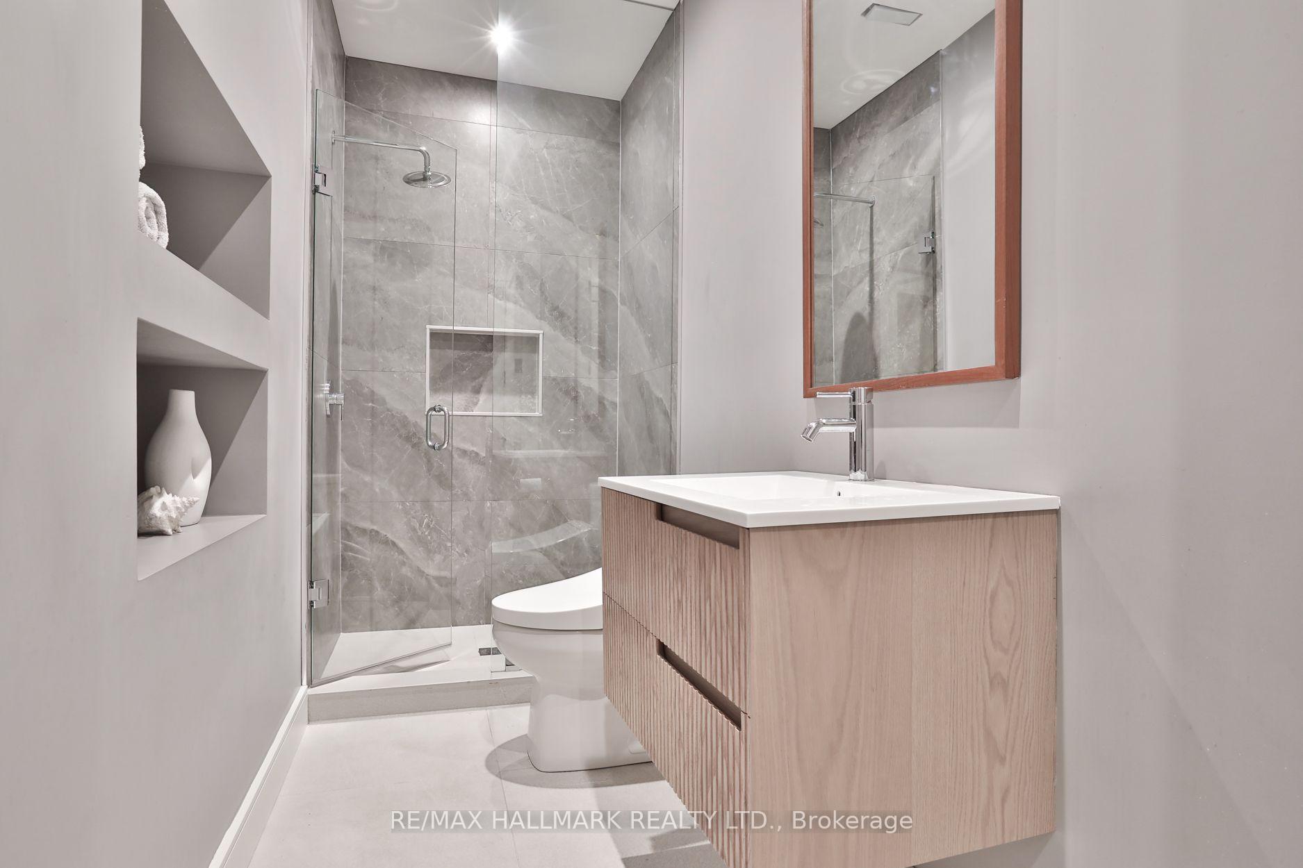 Photo 45 of 14 Risa Boulevard, North York, Yorkdale-Glen Park — HOMEH