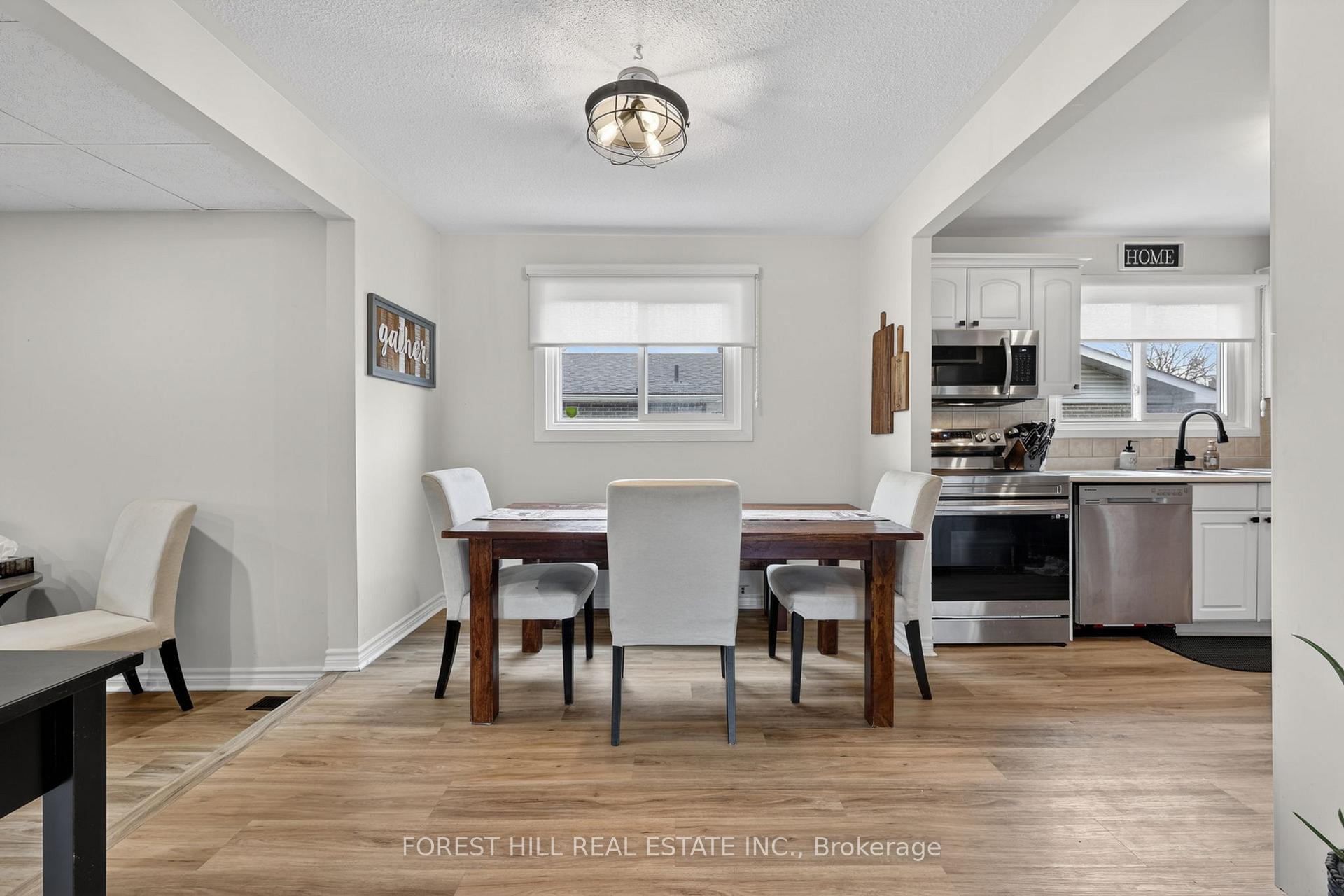 Photo 7 of 172 Ellwood Drive E, Caledon, Bolton East — HOMEH