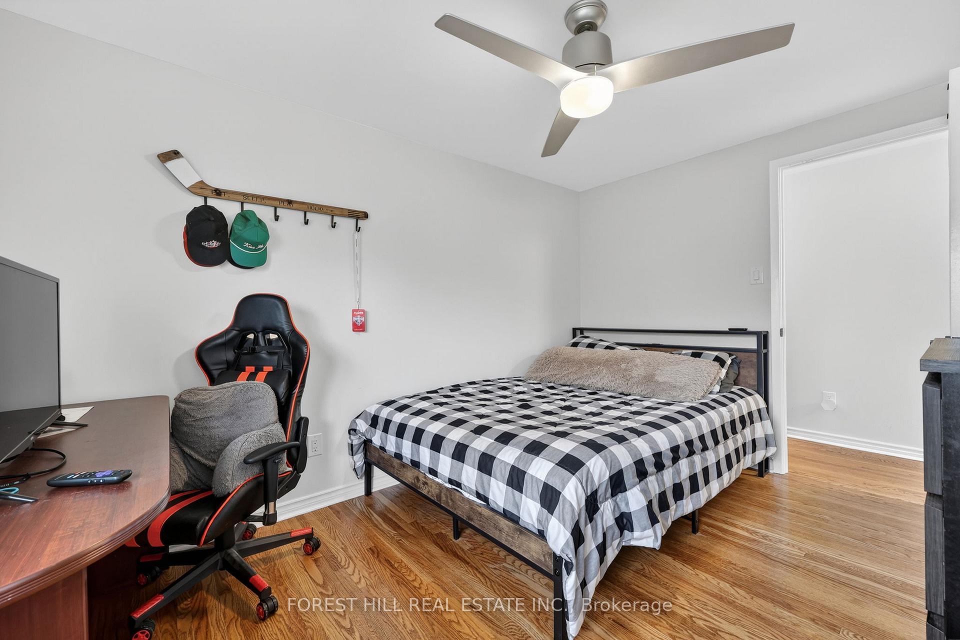 Photo 23 of 172 Ellwood Drive E, Caledon, Bolton East — HOMEH