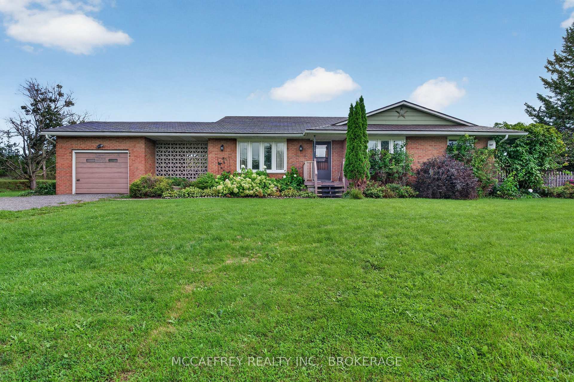 Photo of 2572 County Rd 1 E