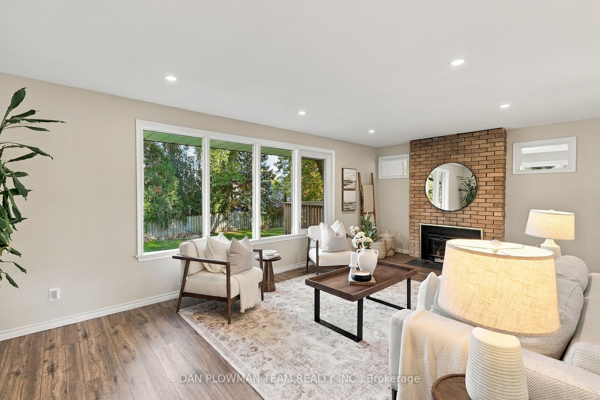 Photo 5 of 153 Liberty Street N, Clarington, Bowmanville — HOMEH