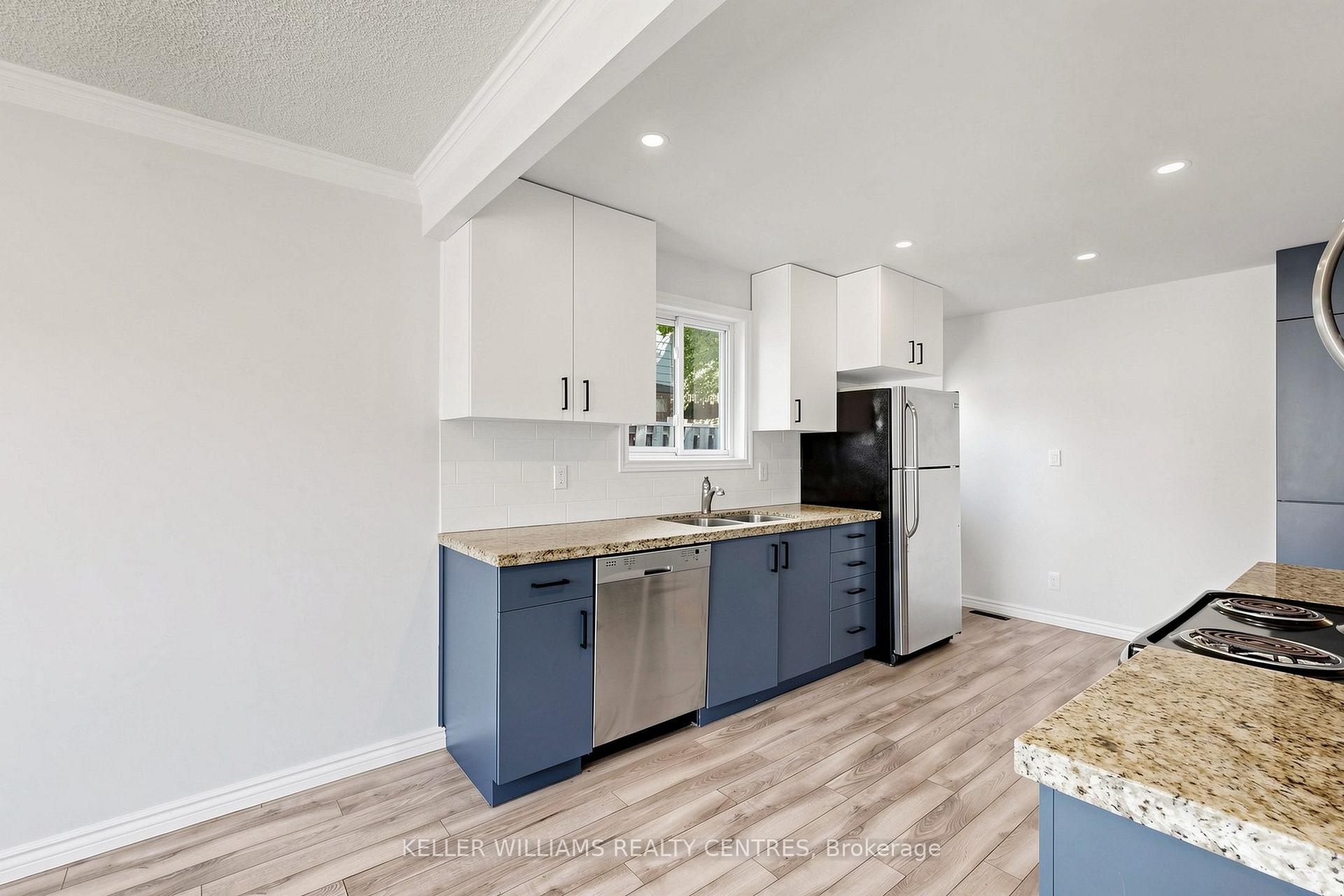 Photo 5 of Unit Upper, 807 Greenfield Crescent, Newmarket, Huron Heights-Leslie Valley — HOMEH