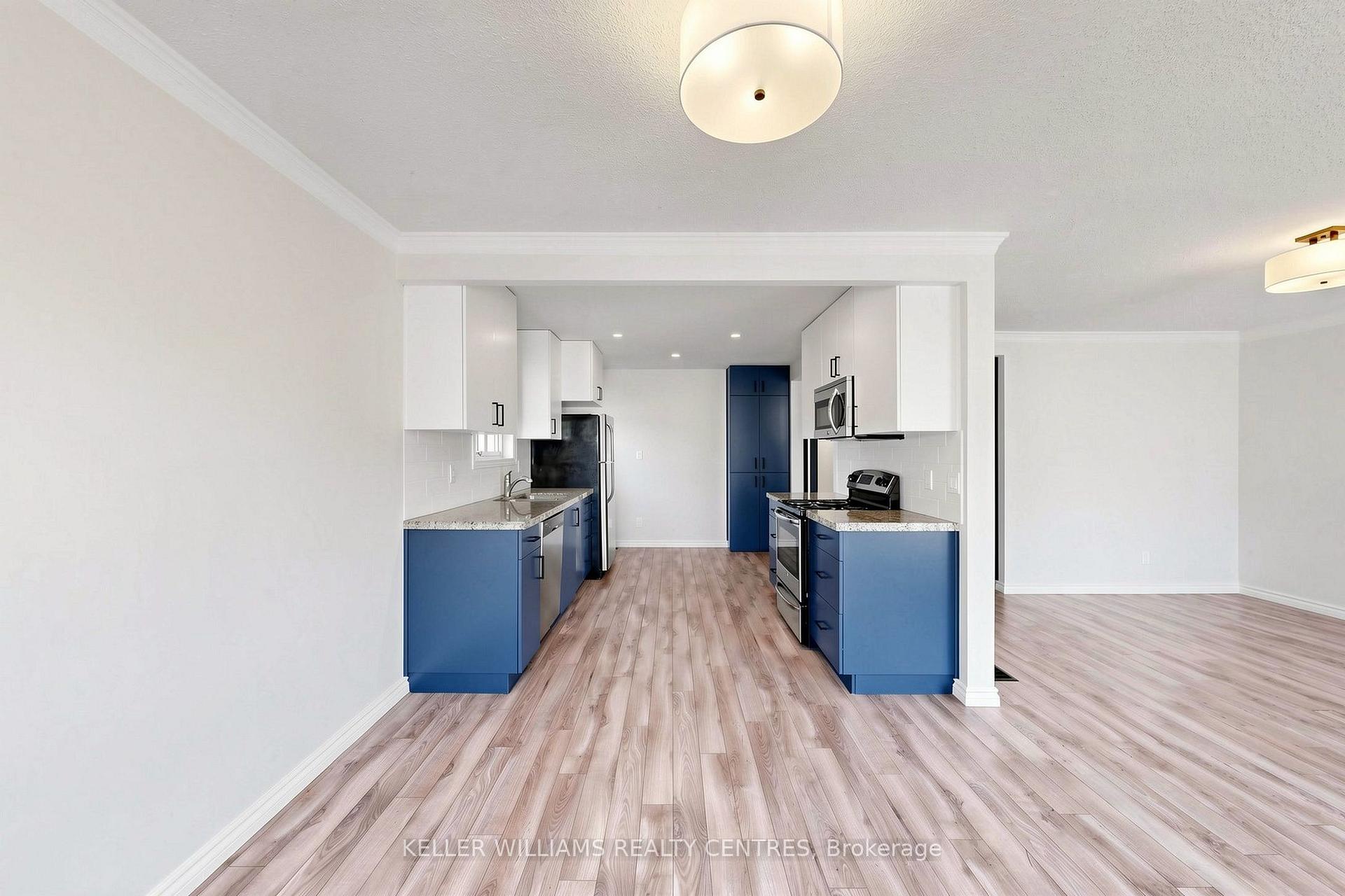 Photo 6 of Unit Upper, 807 Greenfield Crescent, Newmarket, Huron Heights-Leslie Valley — HOMEH