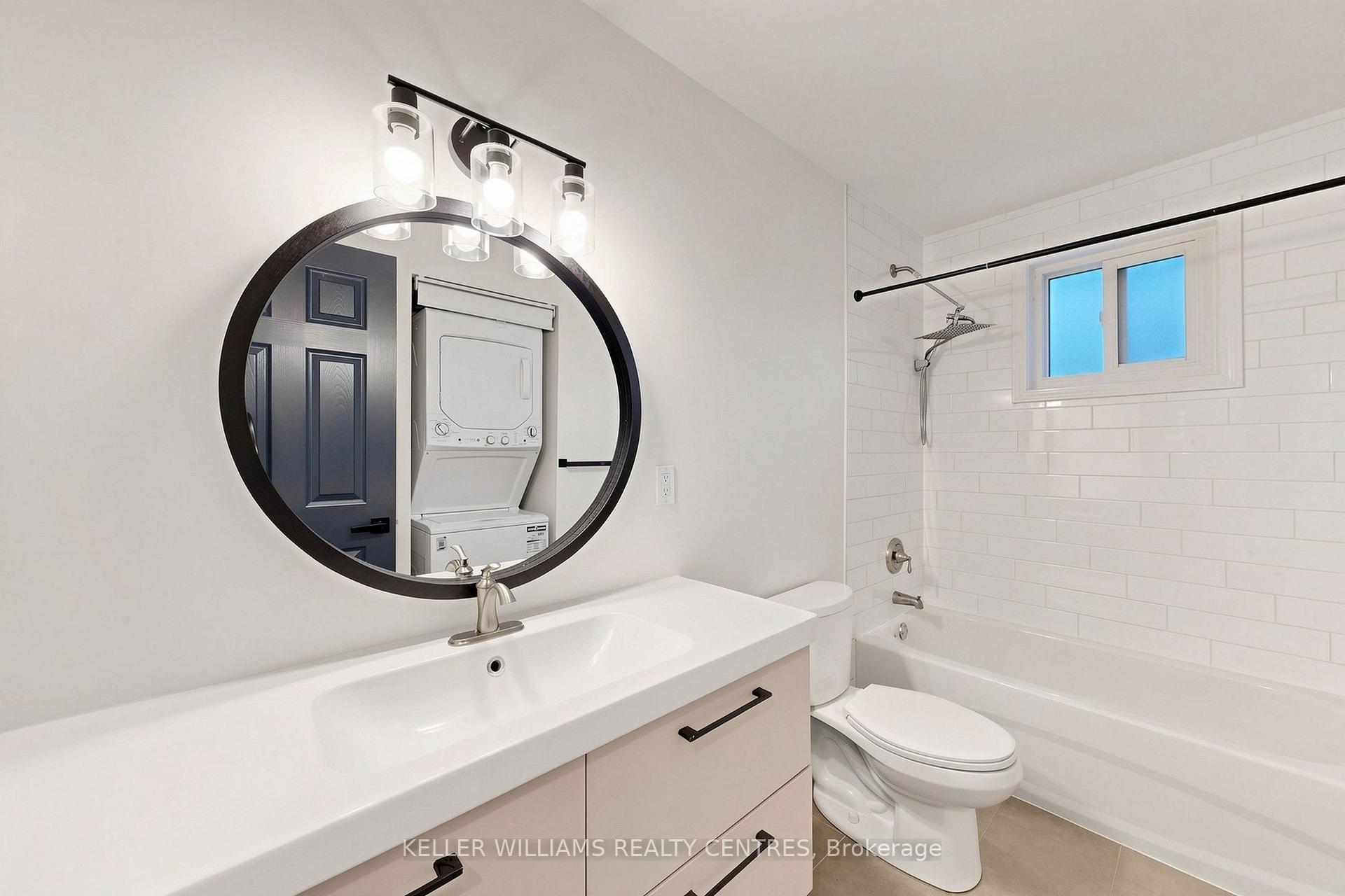 Photo 14 of Unit Upper, 807 Greenfield Crescent, Newmarket, Huron Heights-Leslie Valley — HOMEH