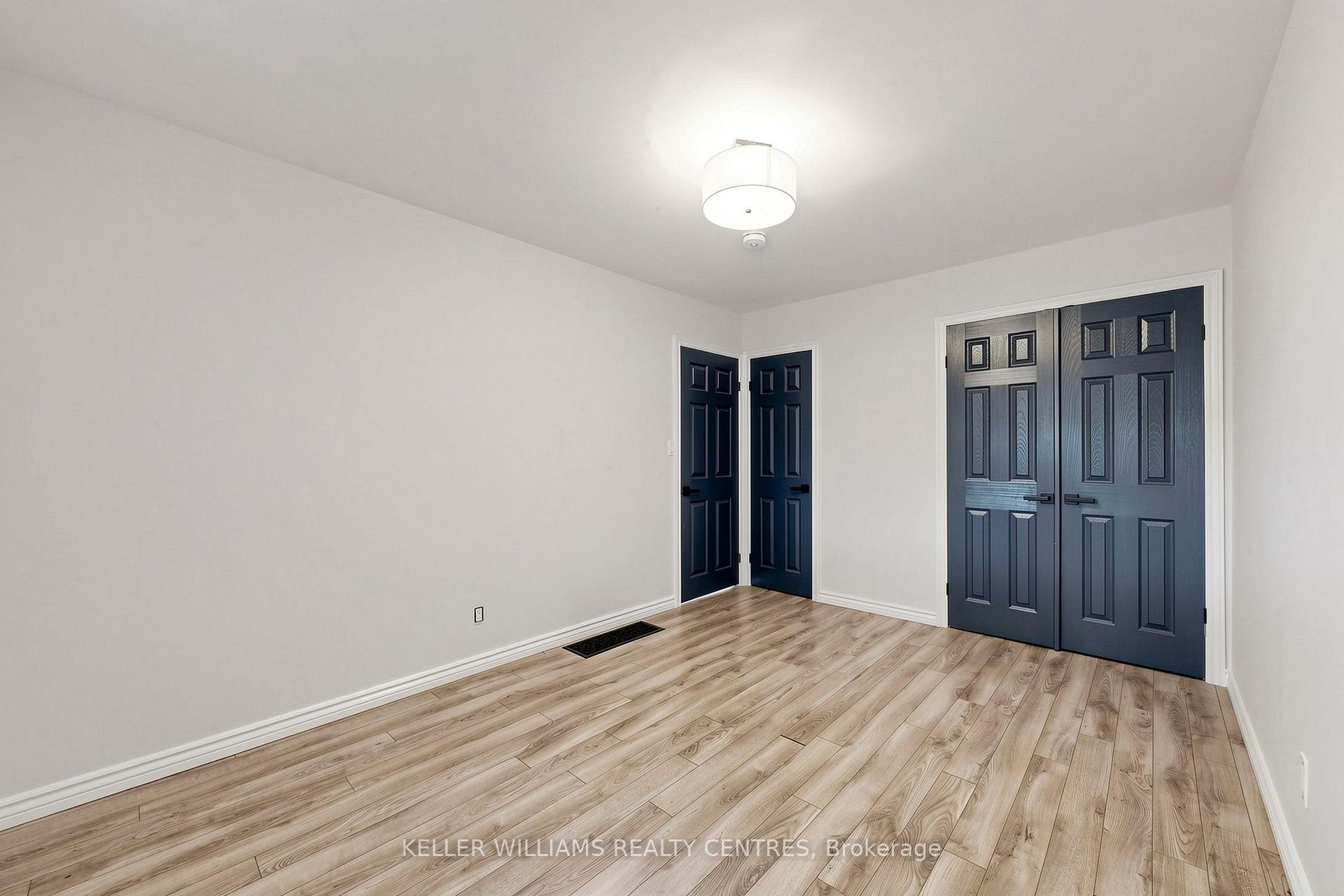 Photo 17 of Unit Upper, 807 Greenfield Crescent, Newmarket, Huron Heights-Leslie Valley — HOMEH