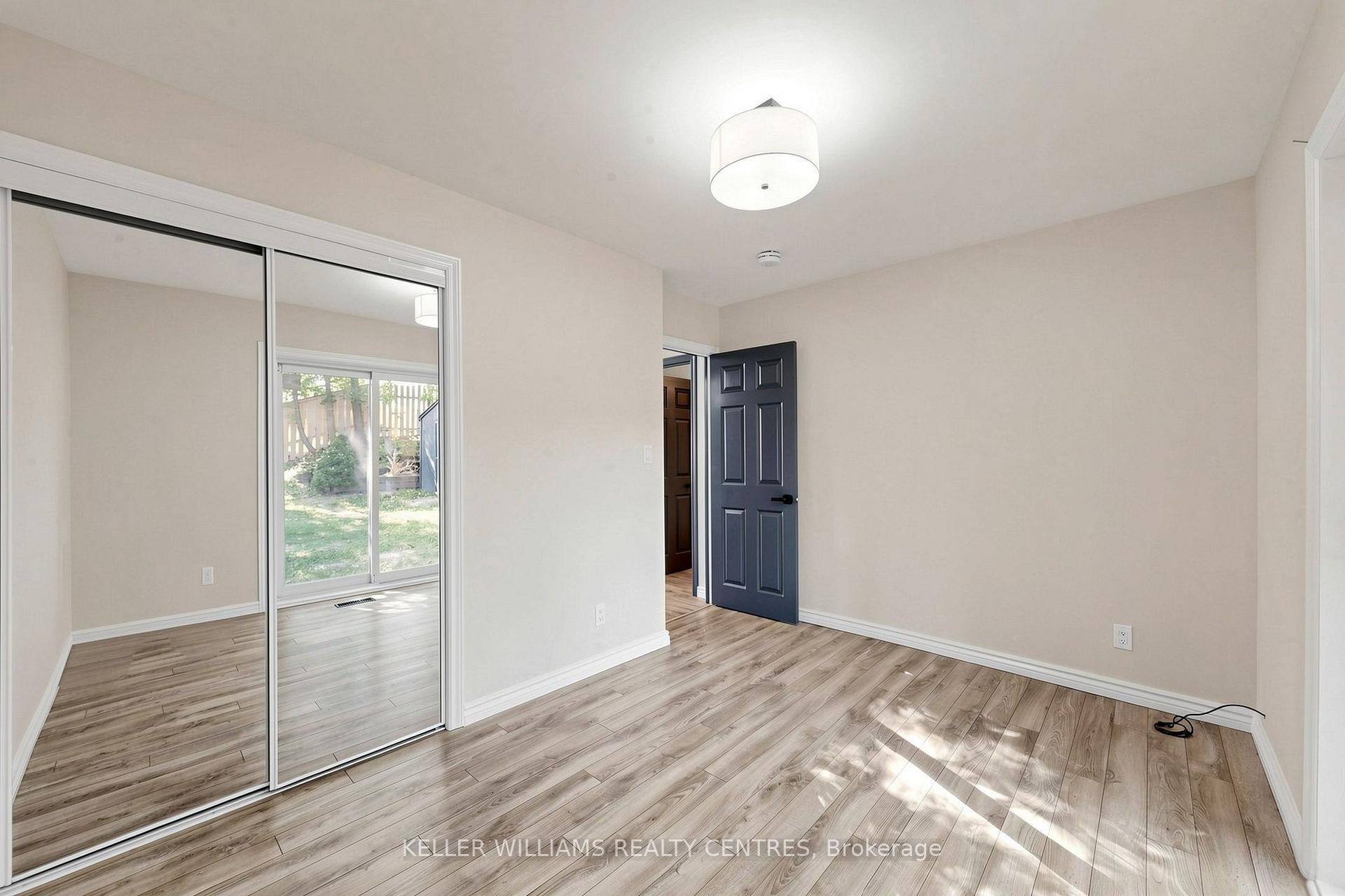 Photo 18 of Unit Upper, 807 Greenfield Crescent, Newmarket, Huron Heights-Leslie Valley — HOMEH