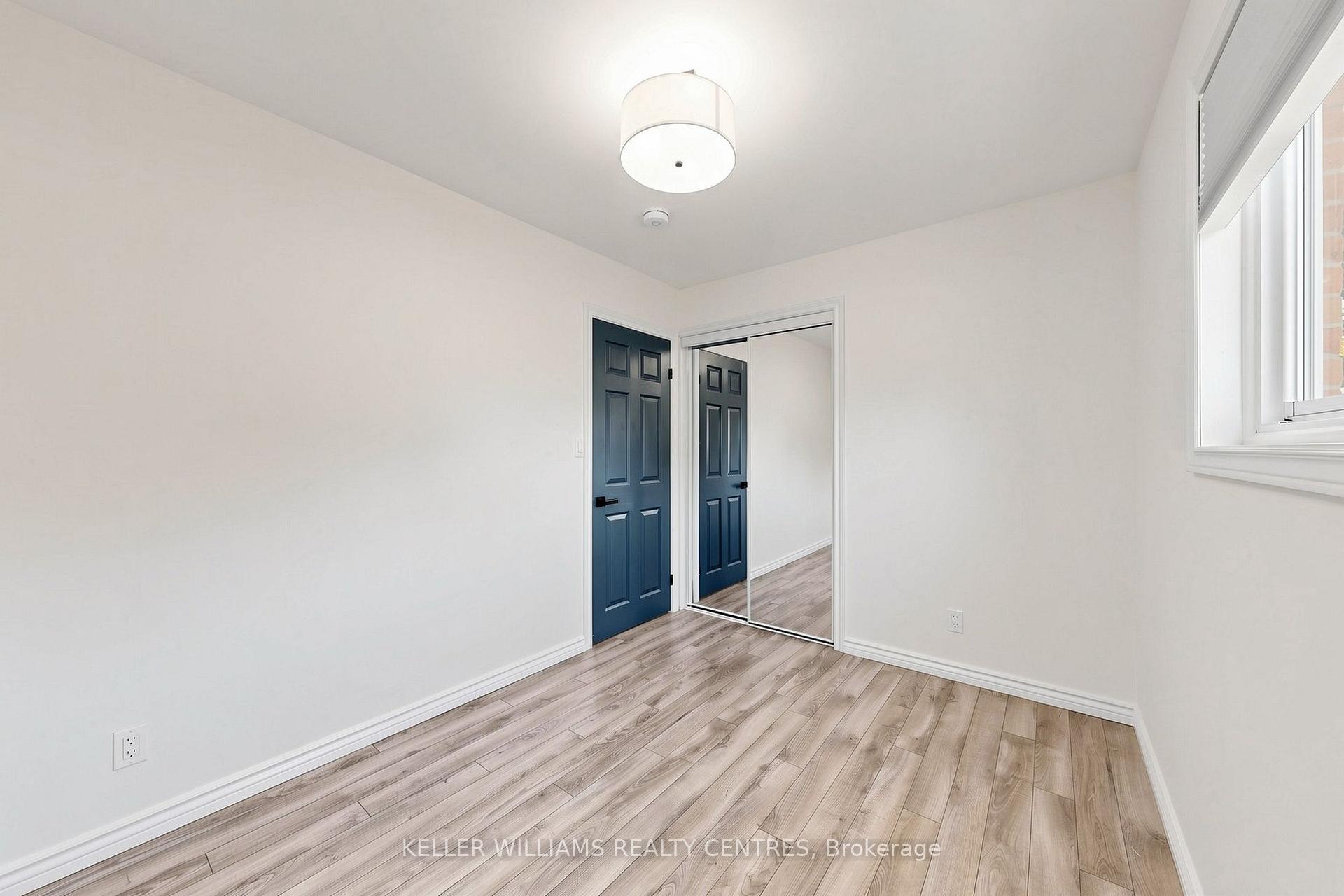 Photo 19 of Unit Upper, 807 Greenfield Crescent, Newmarket, Huron Heights-Leslie Valley — HOMEH