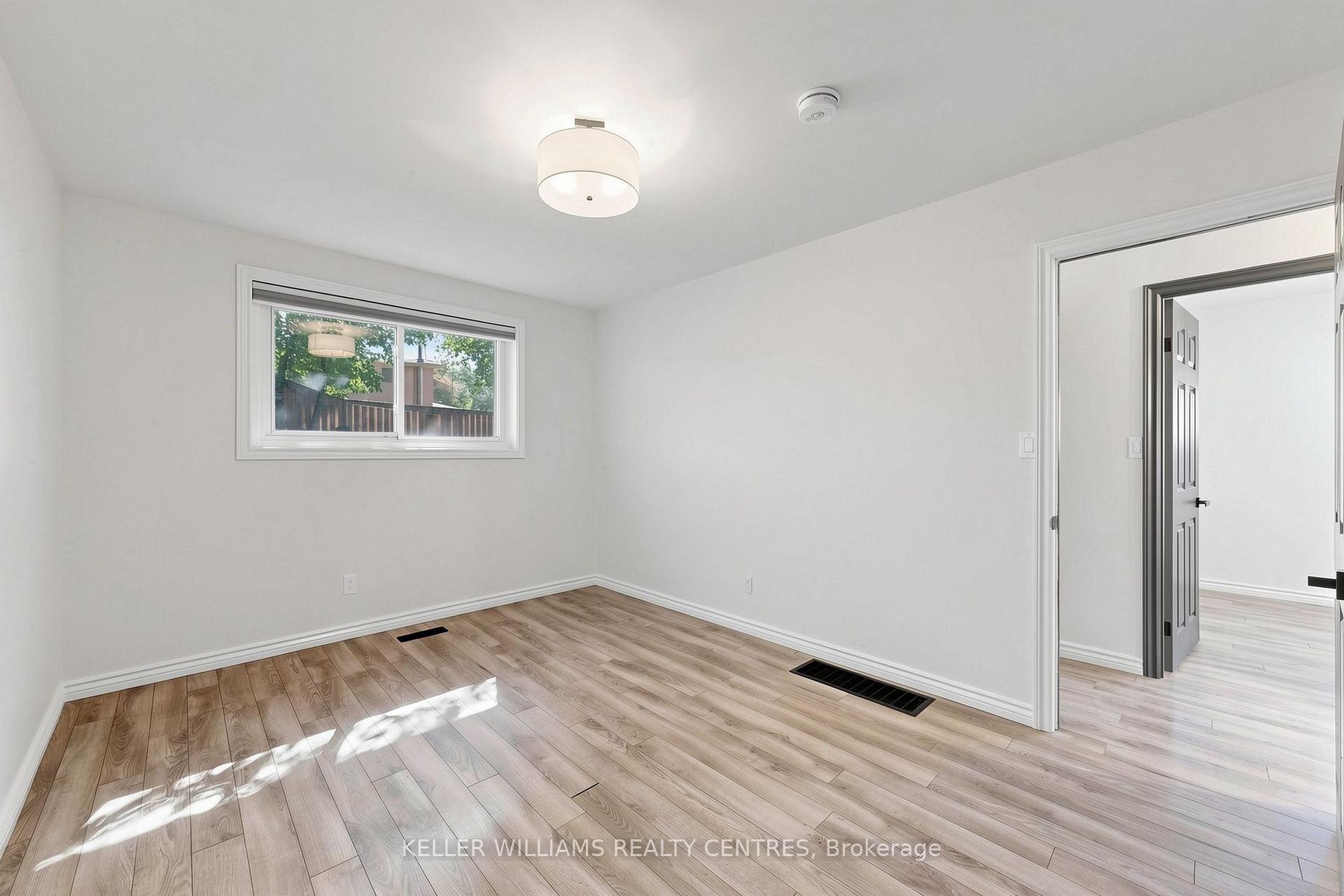 Photo 22 of Unit Upper, 807 Greenfield Crescent, Newmarket, Huron Heights-Leslie Valley — HOMEH
