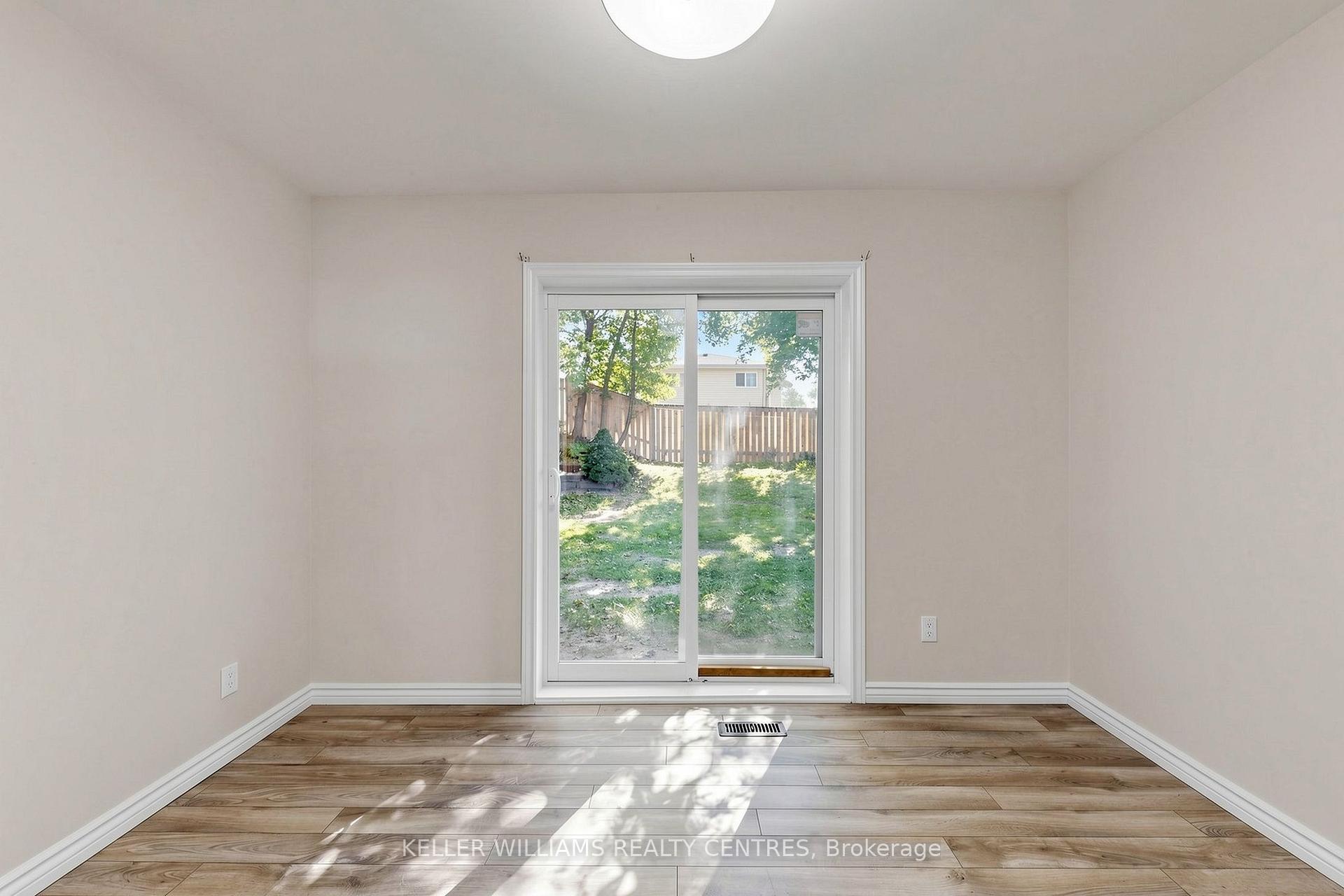Photo 23 of Unit Upper, 807 Greenfield Crescent, Newmarket, Huron Heights-Leslie Valley — HOMEH