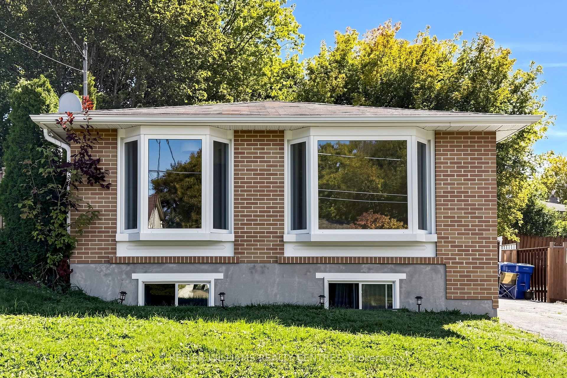 Photo 25 of Unit Upper, 807 Greenfield Crescent, Newmarket, Huron Heights-Leslie Valley — HOMEH