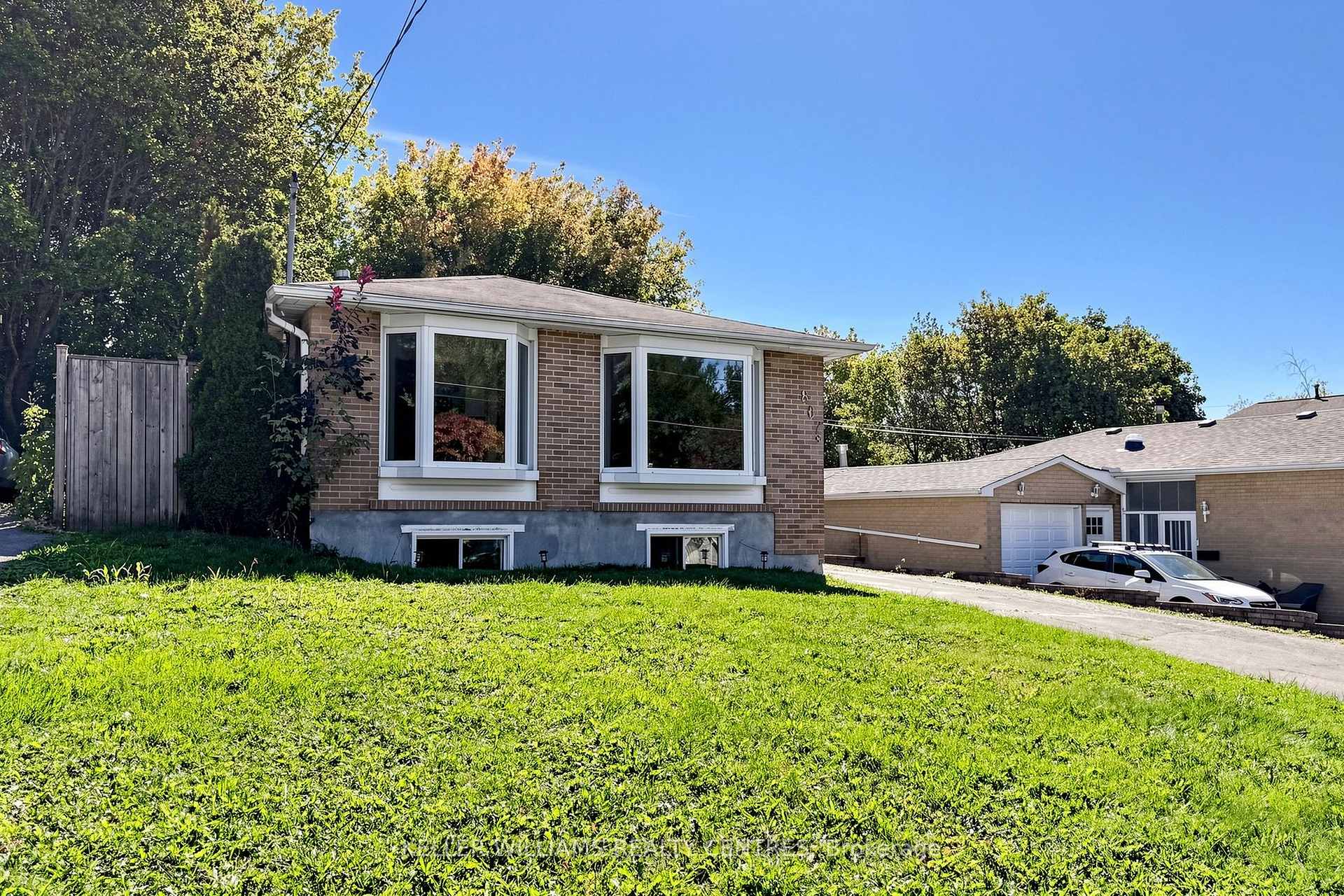 Photo 27 of Unit Upper, 807 Greenfield Crescent, Newmarket, Huron Heights-Leslie Valley — HOMEH